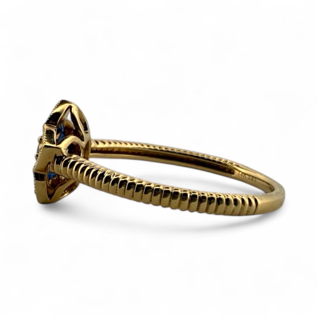 Anello di proprietà contemporaneo a forma di fiore con zaffiro e diamante in oro giallo 14K in vendita 2