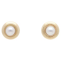 Pendientes de perla de estilo etrusco contemporáneo en oro amarillo