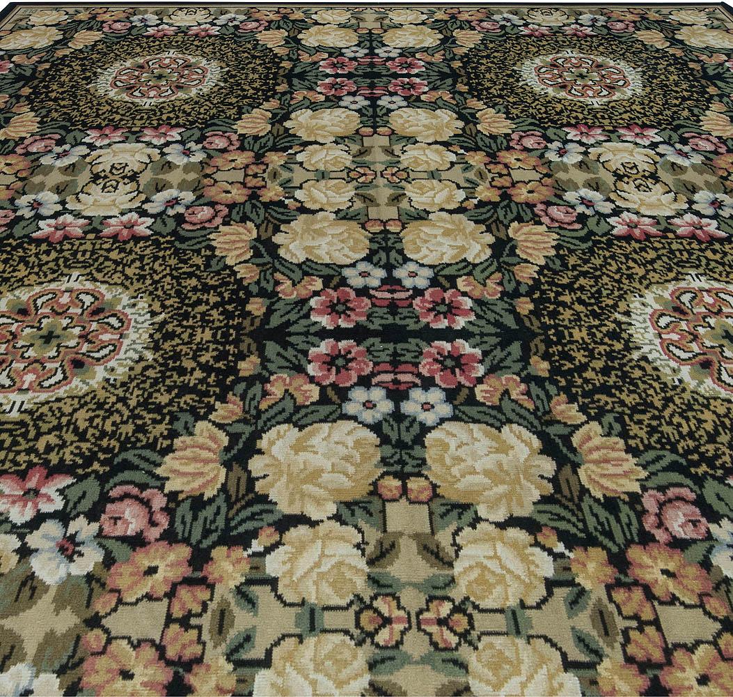 Contemporary European Inspired Bessarabian Floral Wool Rug by Doris Leslie Blau In New Condition For Sale In New York, NY