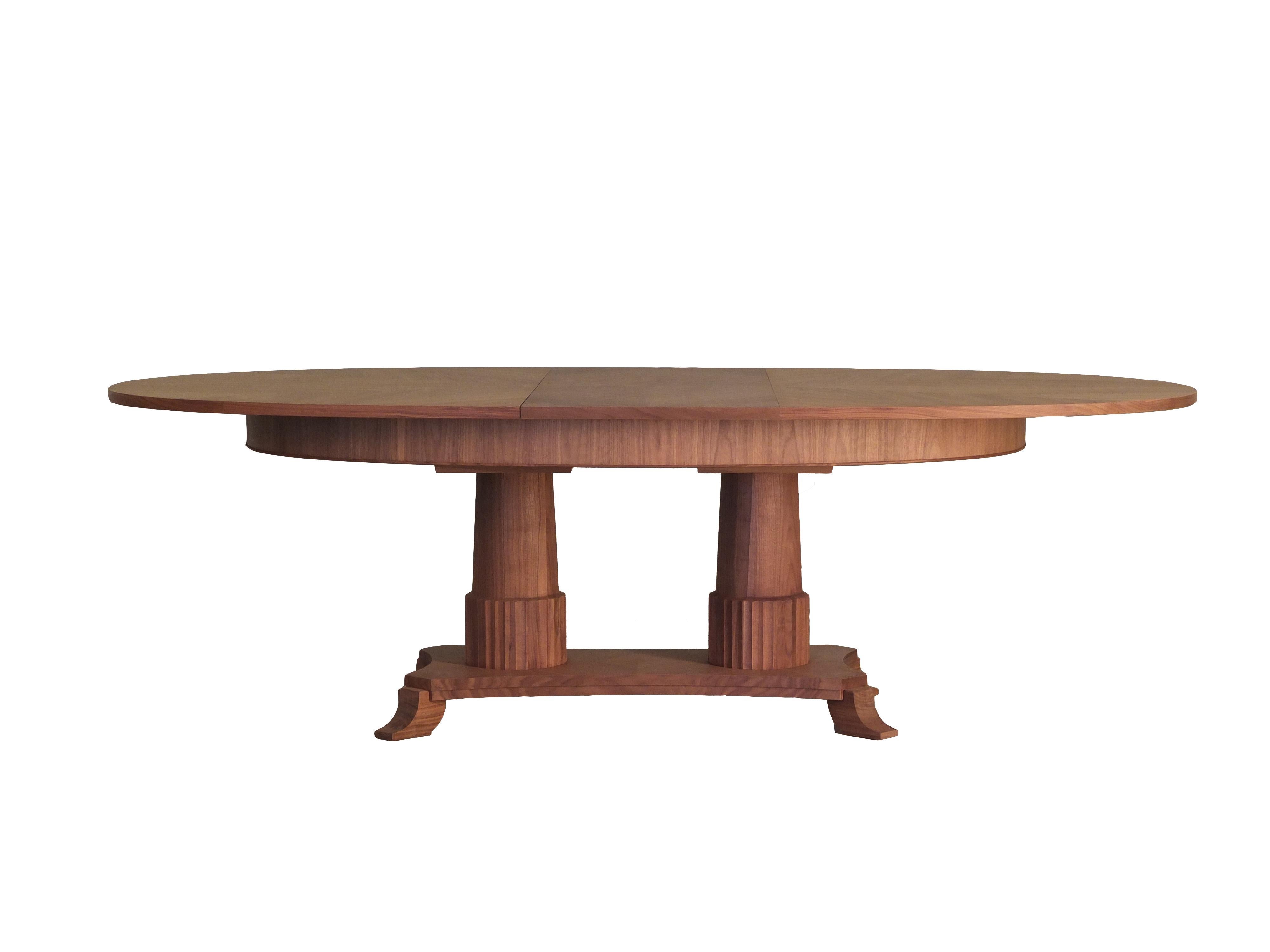 Contemporary extendable table in Biedermeier style made of cherry wood In New Condition In Salizzole, IT