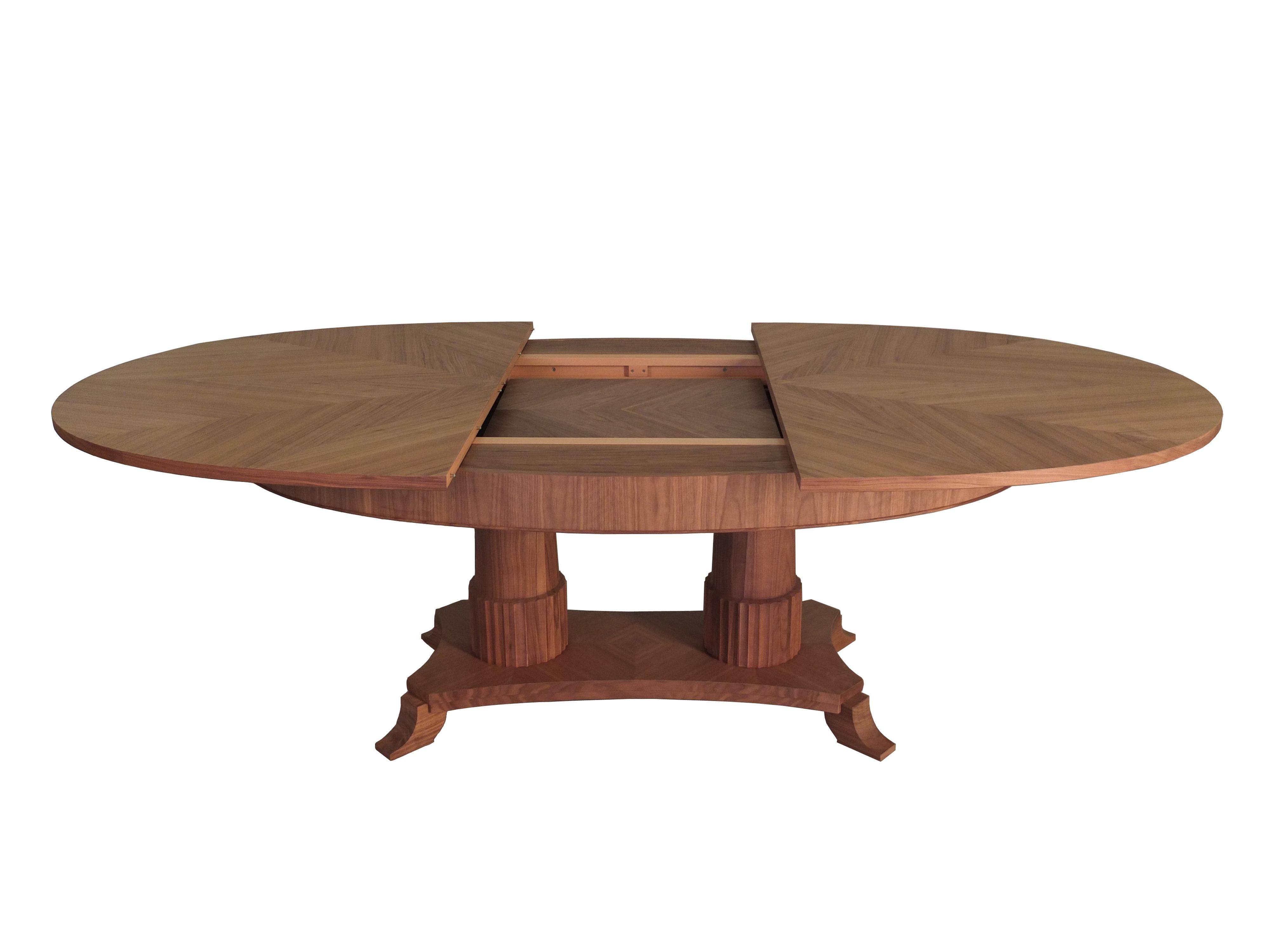 Contemporary extendable table in Biedermeier style made of cherry wood 1