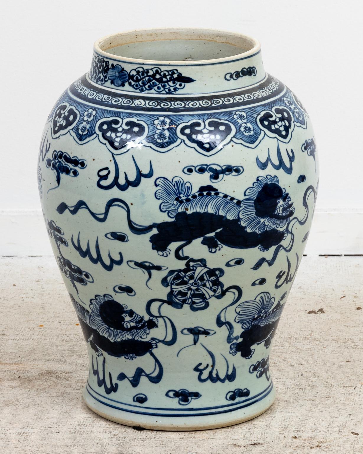 Contemporary Extra Large Chinese Blue and White Ginger Jar In Good Condition In Stamford, CT
