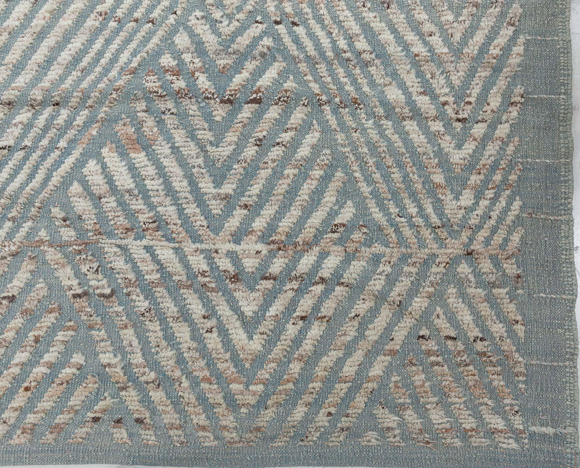 Moderno Tappeto contemporaneo Extra Large Textural Conifers Greene & Greene di Doris Leslie Blau in vendita