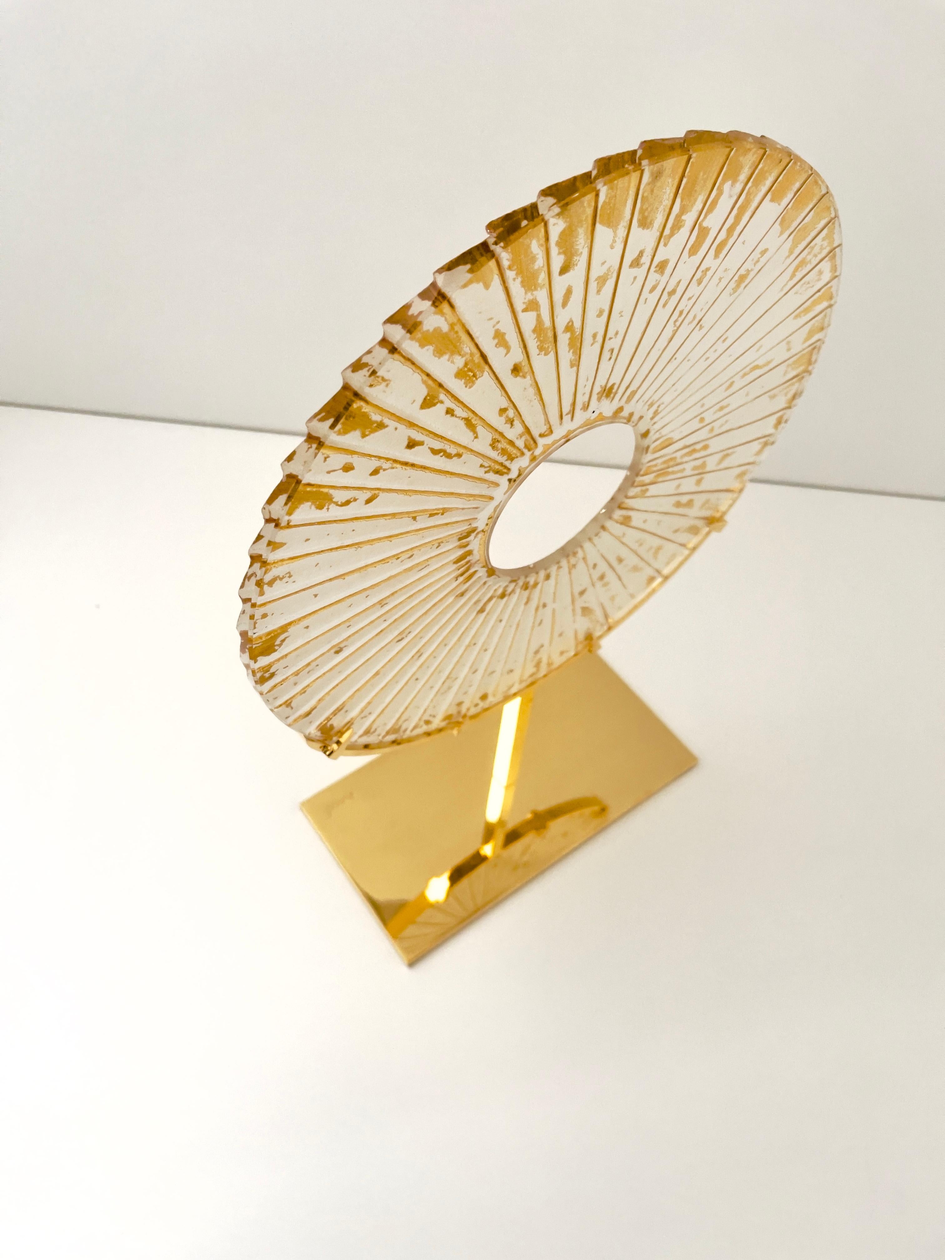 Ottone Scultura contemporanea in cristallo bianco e oro 'Eye' realizzata a mano  da Studio Ghiró in vendita