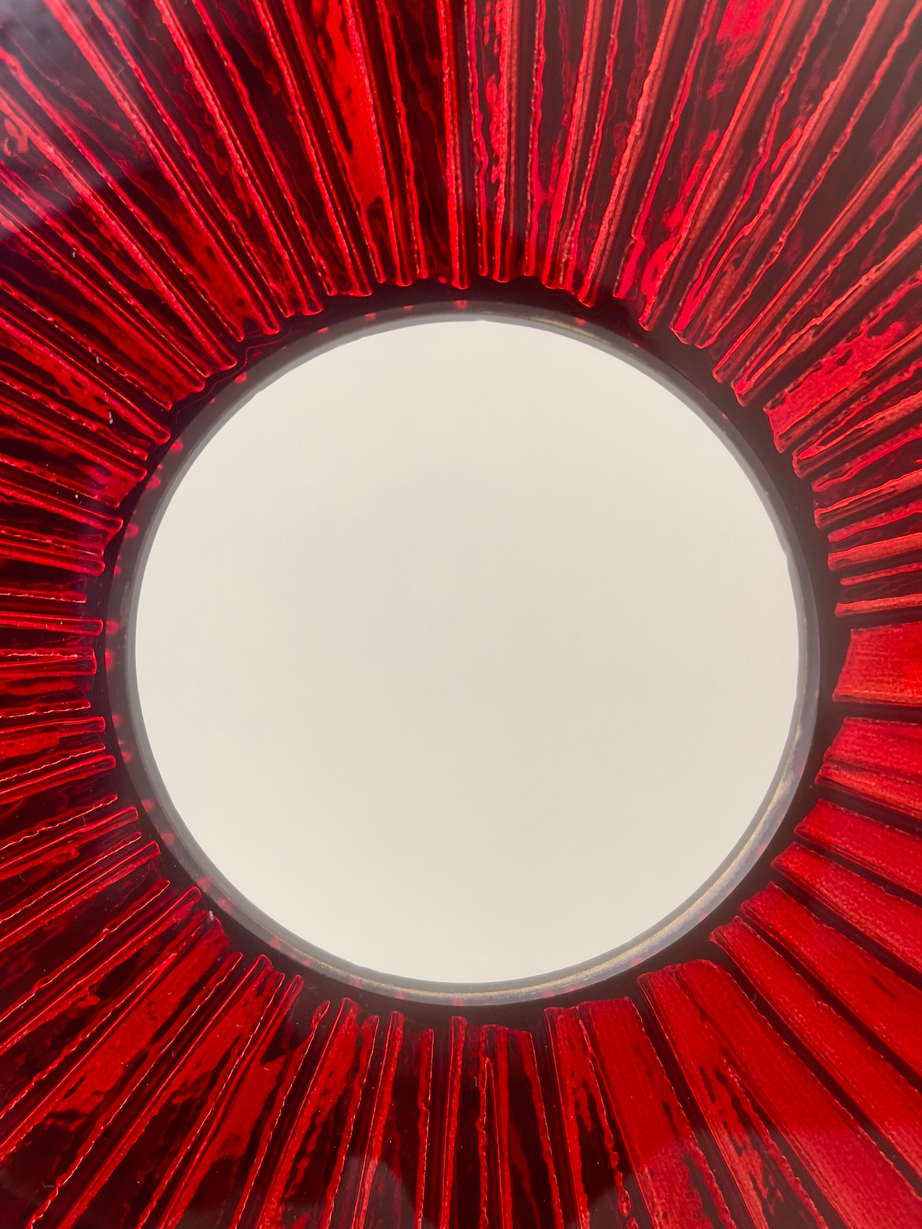 Moderno Scultura contemporanea 'Eye' in vetro rosso, ottone e oro 24 Kt di Ghiró Studio in vendita