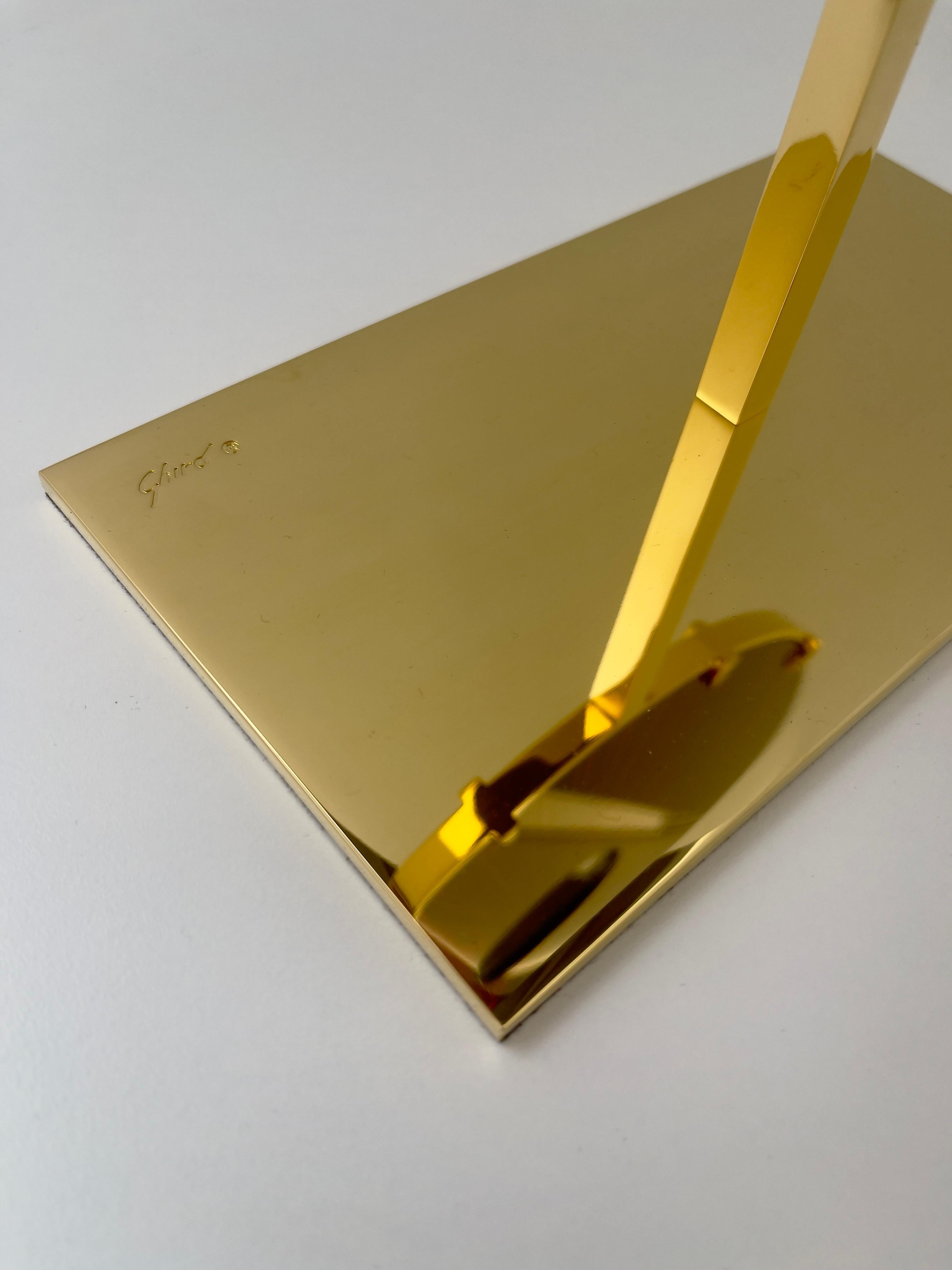 Oro Scultura contemporanea 'Eye' in vetro rosso, ottone e oro 24 Kt di Ghiró Studio in vendita