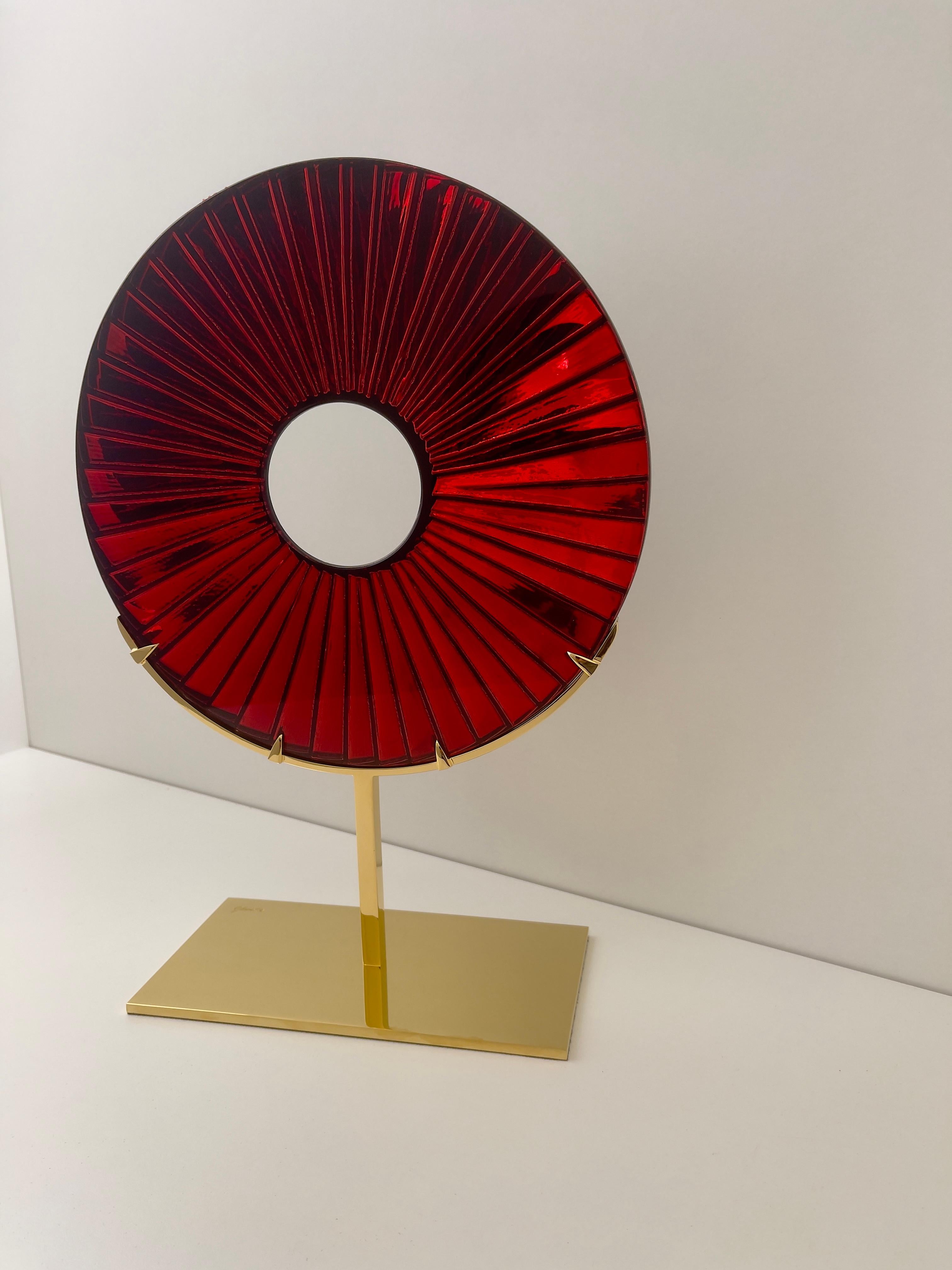 Scultura contemporanea 'Eye' in vetro rosso, ottone e oro 24 Kt di Ghiró Studio in vendita 1