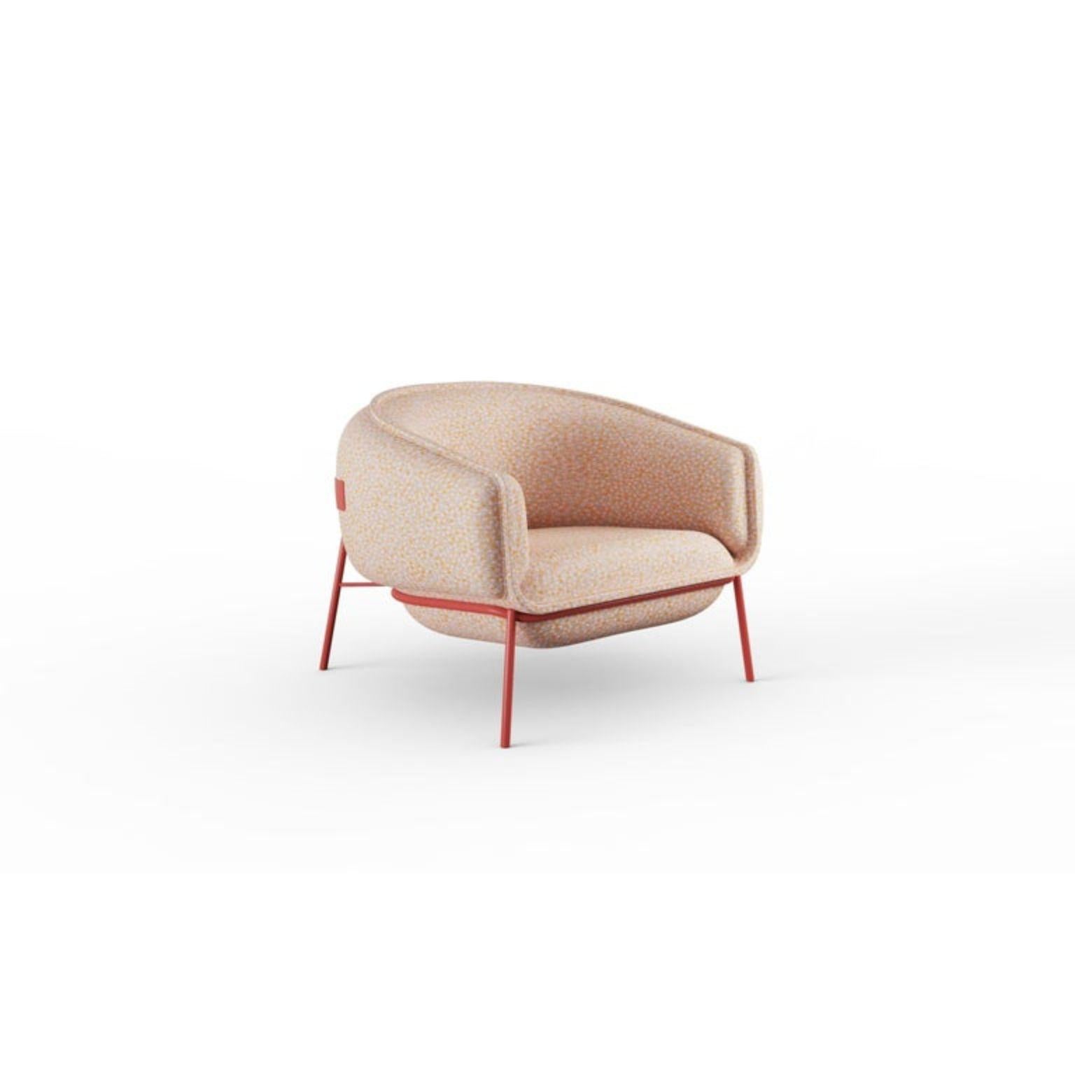 Contemporary fabric Blop armchair
Dimensions: D 78 x W 80 x H 75 cm
Seat height 44 cm
Materials: Top: fabric or leather
Feet: Lacquer metal - choose from metal samples.




      