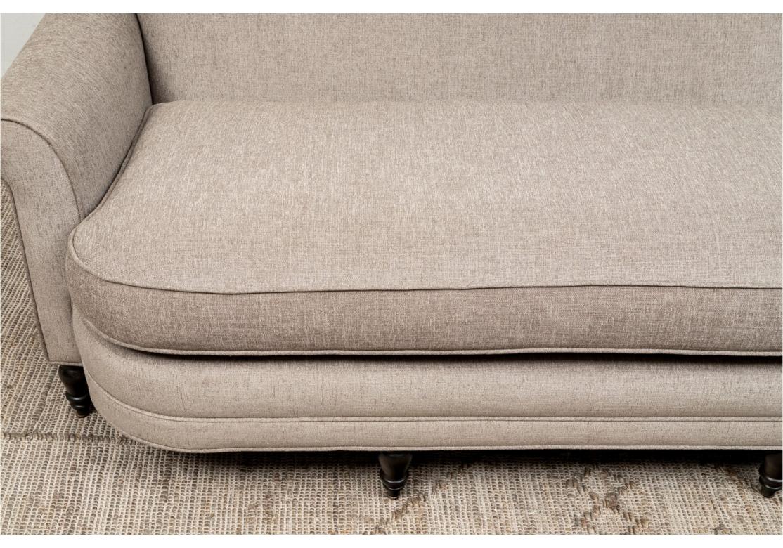 Canapé contemporain en tissu avec un seul coussin rembourré en vente 1