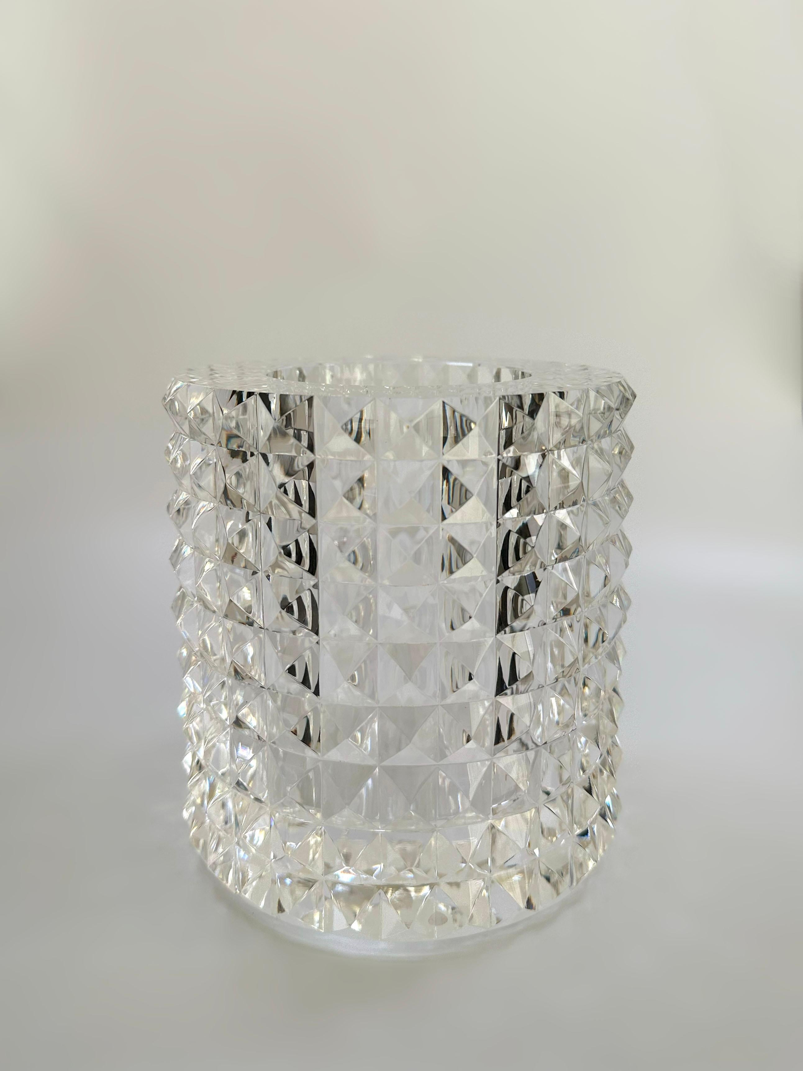Contemporary Faceted Optical Glass Vase by Veritas, Texas US, 2016 For Sale 3