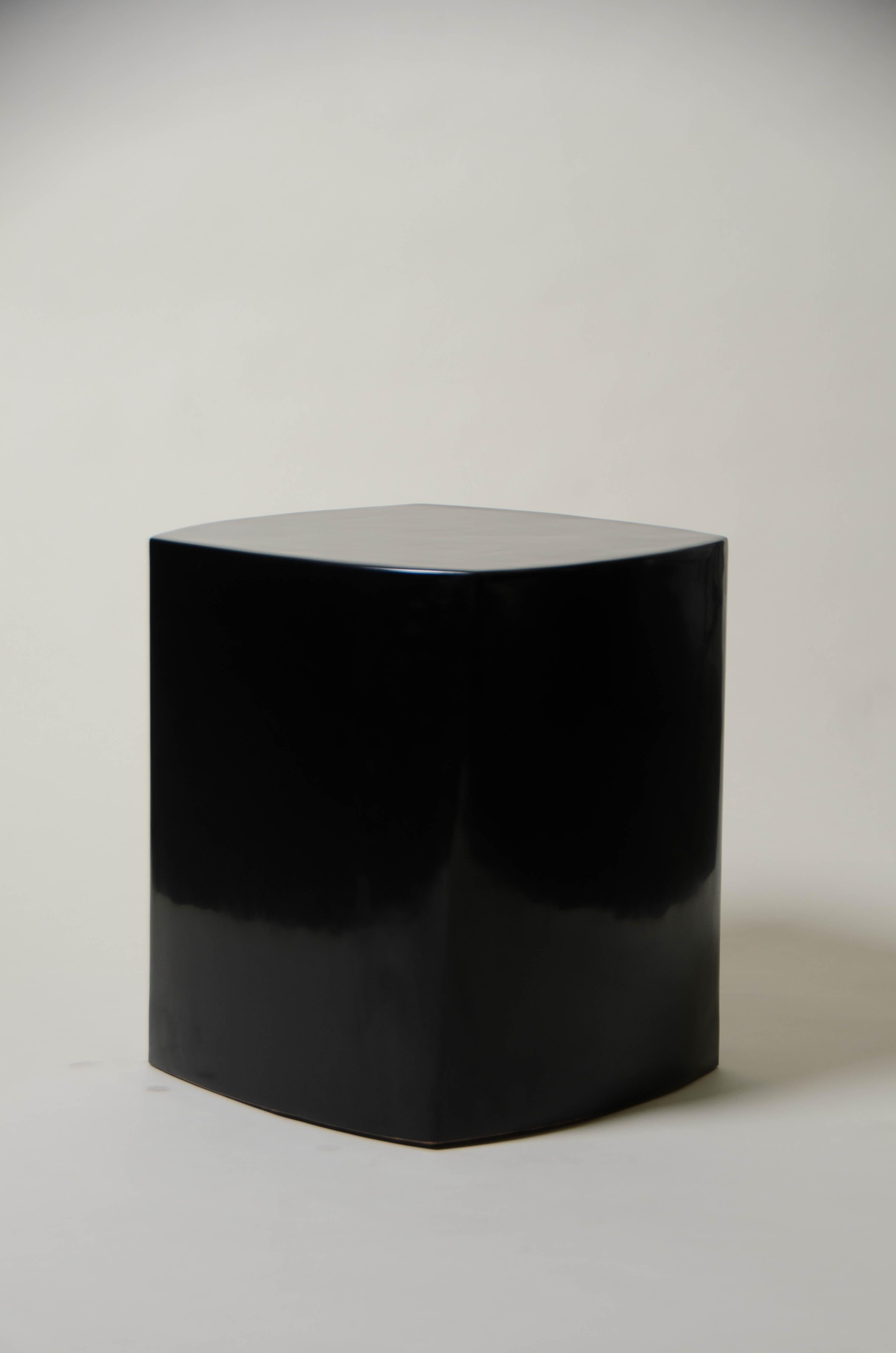 Repoussé Contemporary Fang Bei Drumstool in Black Lacquer by Robert Kuo, Limited Edition For Sale