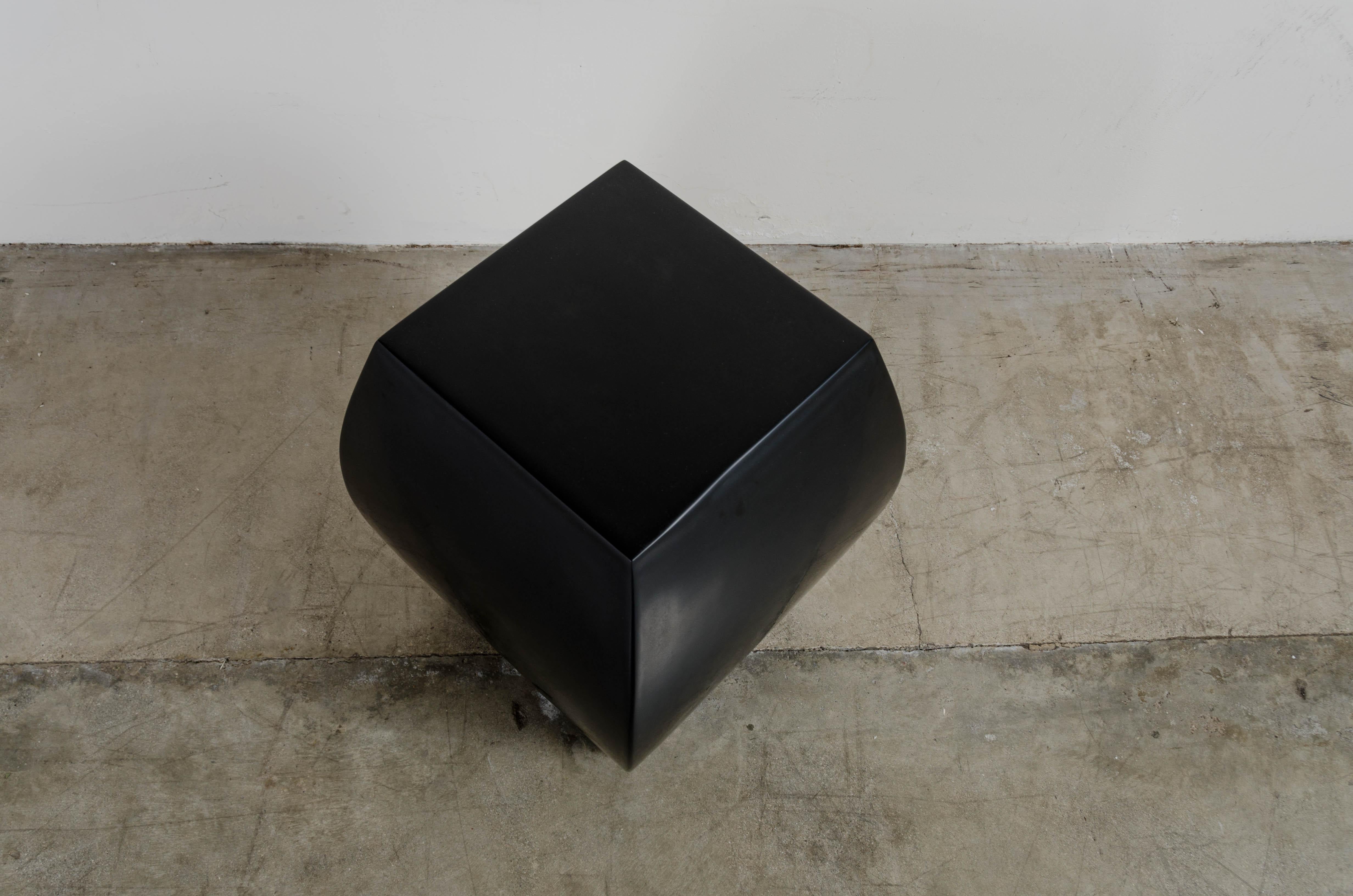 Repoussé Contemporary Fang Drumstool in Black Lacquer by Robert Kuo, Limited Edition For Sale