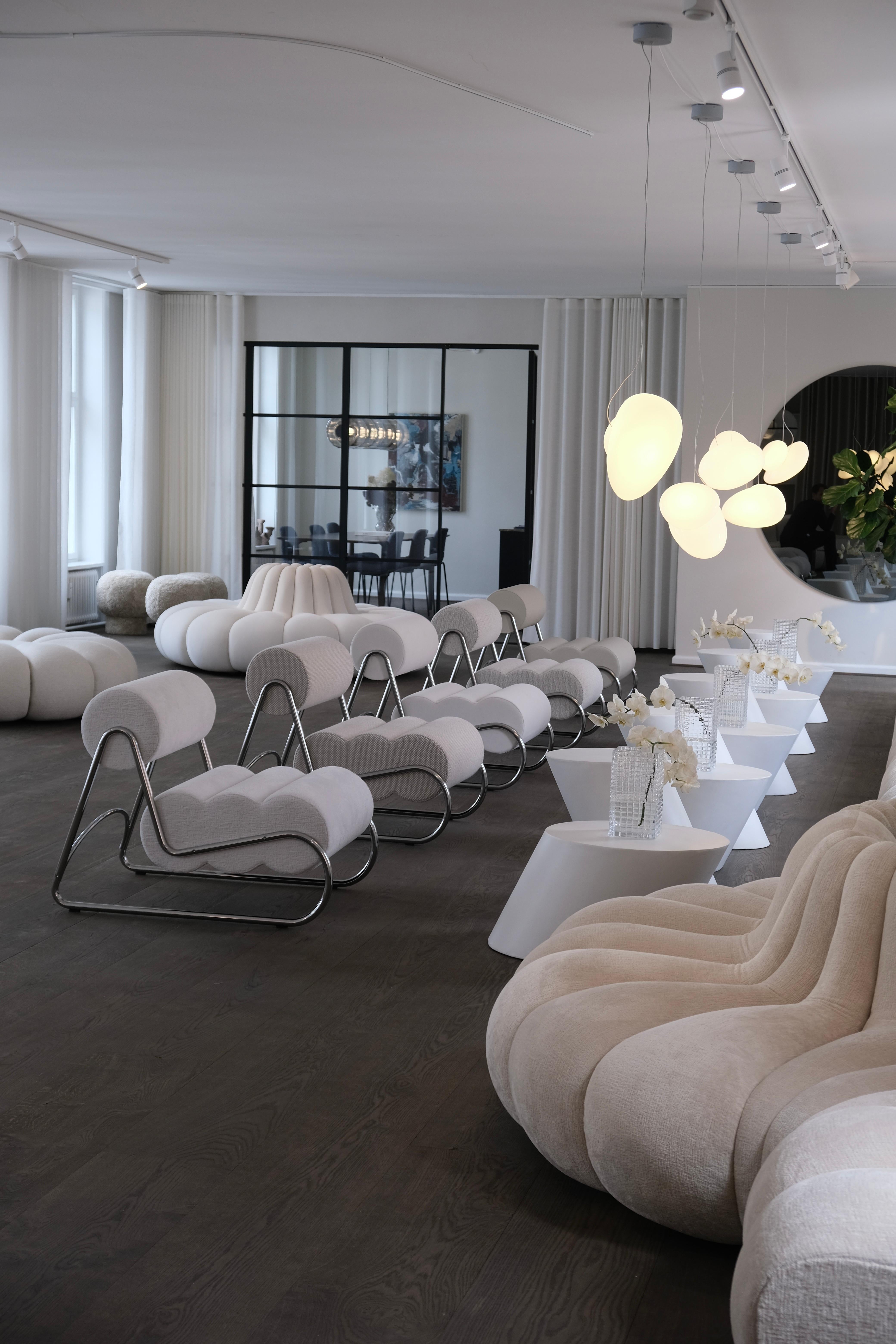 Silla contemporánea Fave de Norr11, estructura cromada, piel (Spectrum) Siglo XXI y contemporáneo en venta