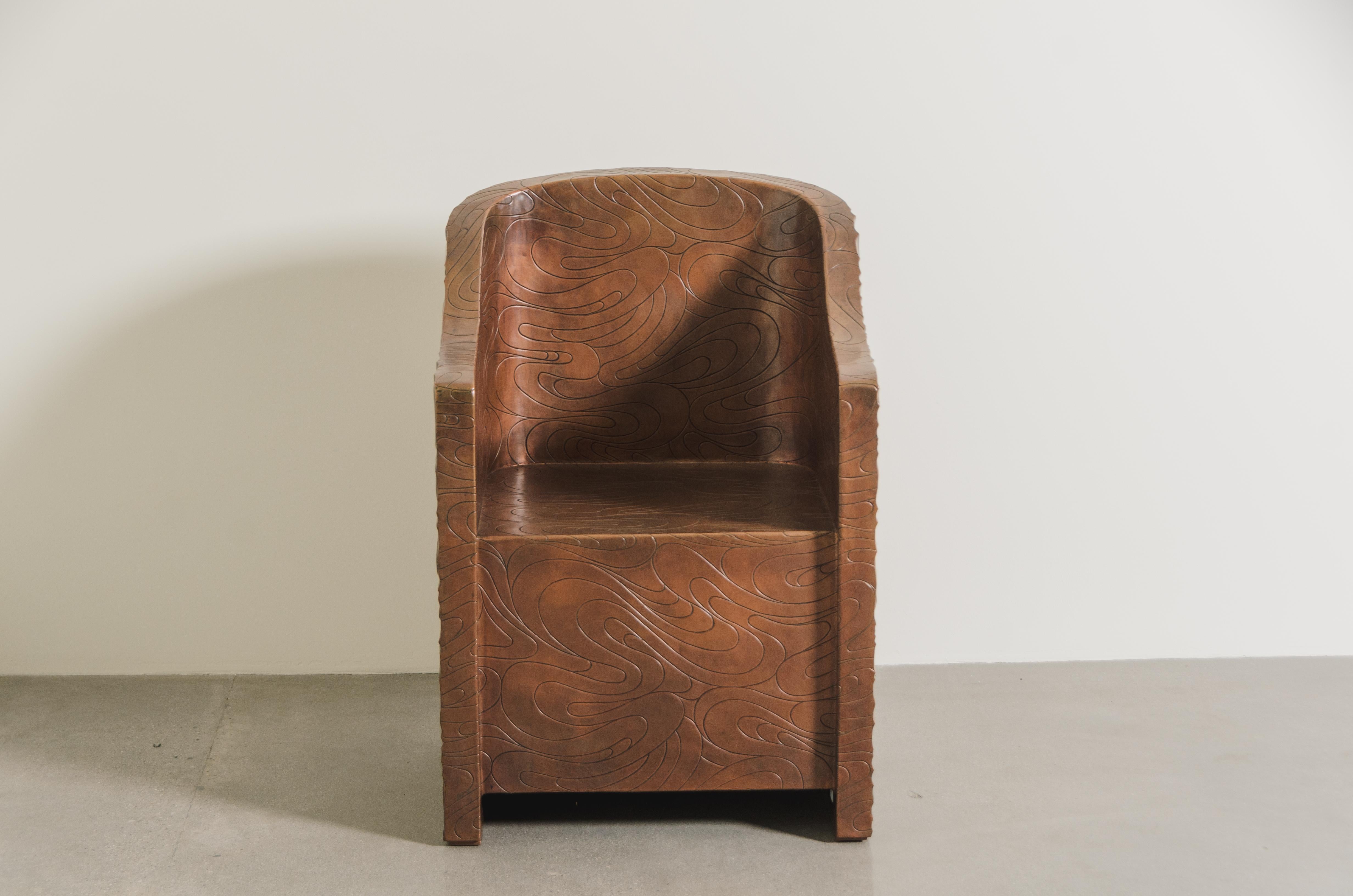 Moderne Chaise contemporaine Fei Tian Wen en cuivre repoussé par Robert Kuo en vente