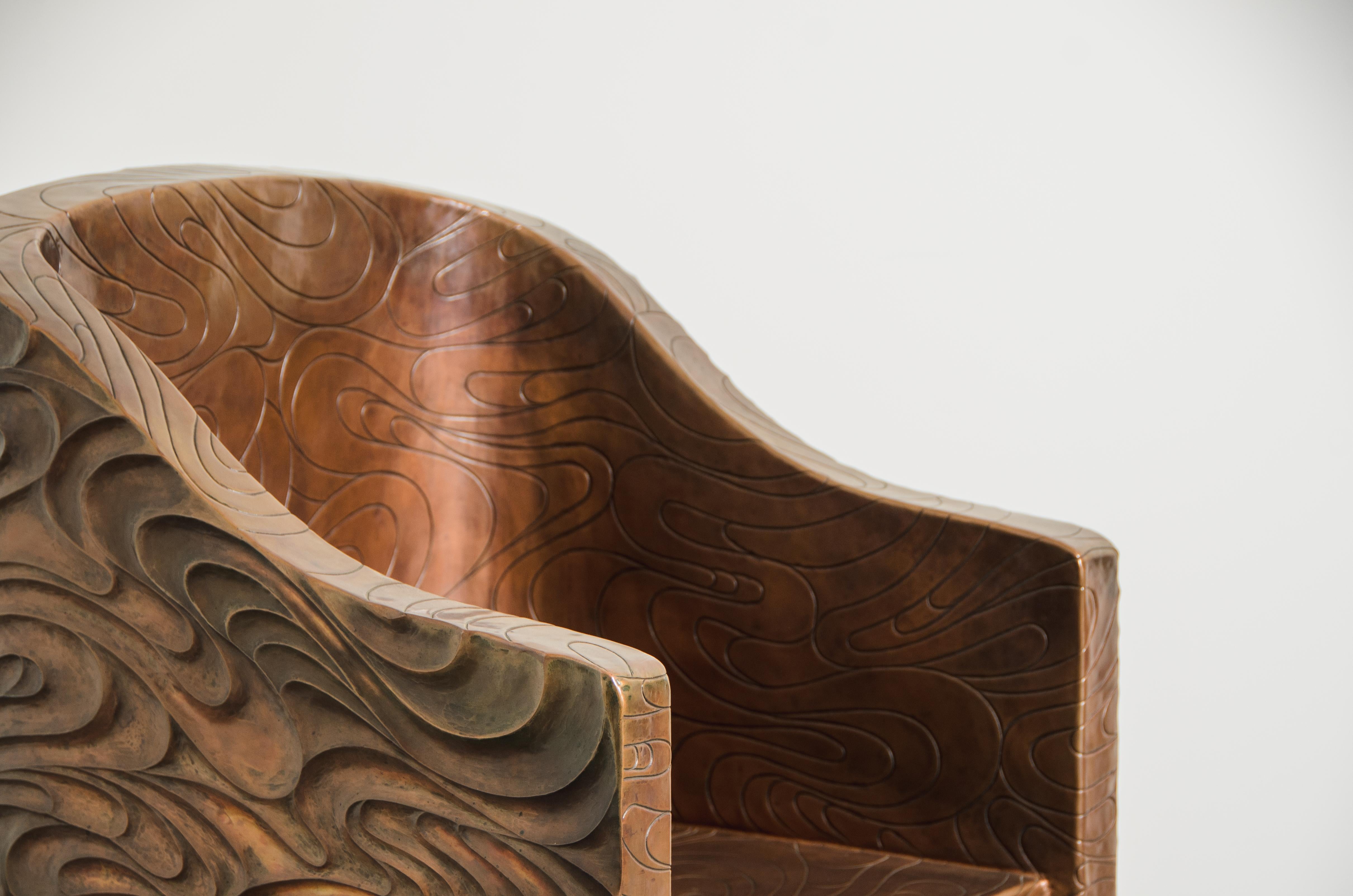 Chaise contemporaine Fei Tian Wen en cuivre repoussé par Robert Kuo en vente 2