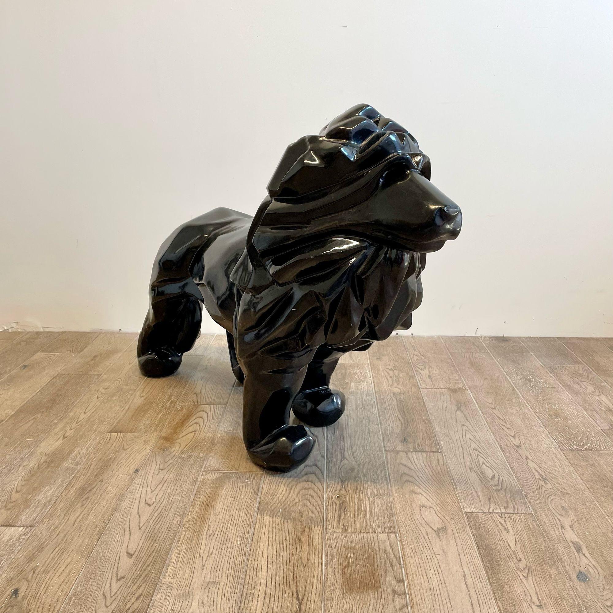 Contemporary Fiberglass Lion Sculpture, Ebenholz, Custom Quality im Angebot 6