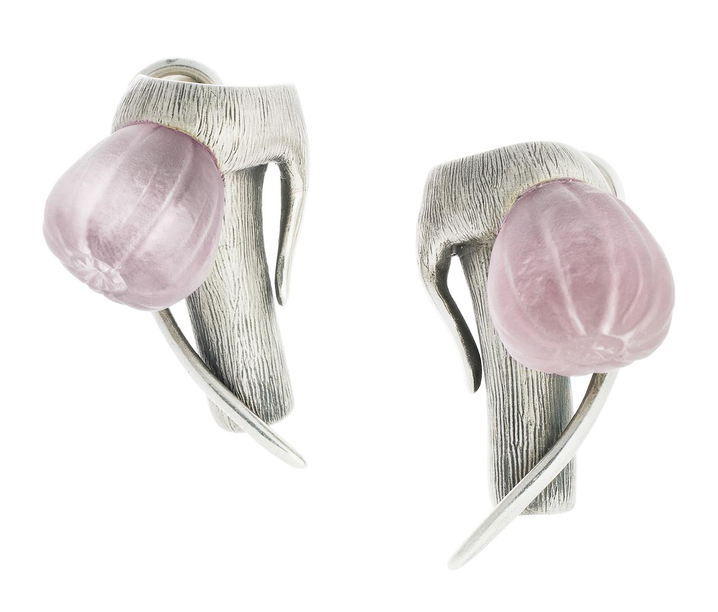 Contemporary Fig Stud Earrings in White Gold with Quartzes For Sale 5