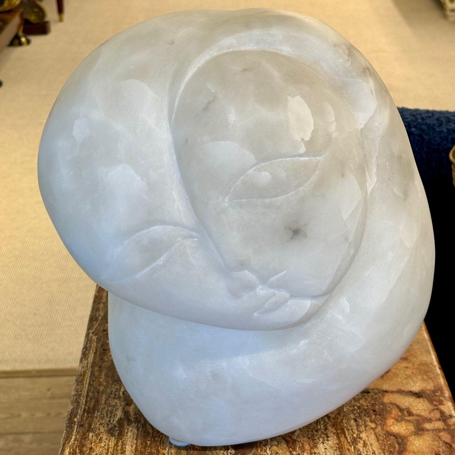 Contemporary Figural Marble Bust Depicting Heart Shaped Face Signed Forma In Good Condition For Sale In Stamford, CT
