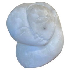 Buste figuratif contemporain en marbre représentant un visage en forme de coeur signé Forma
