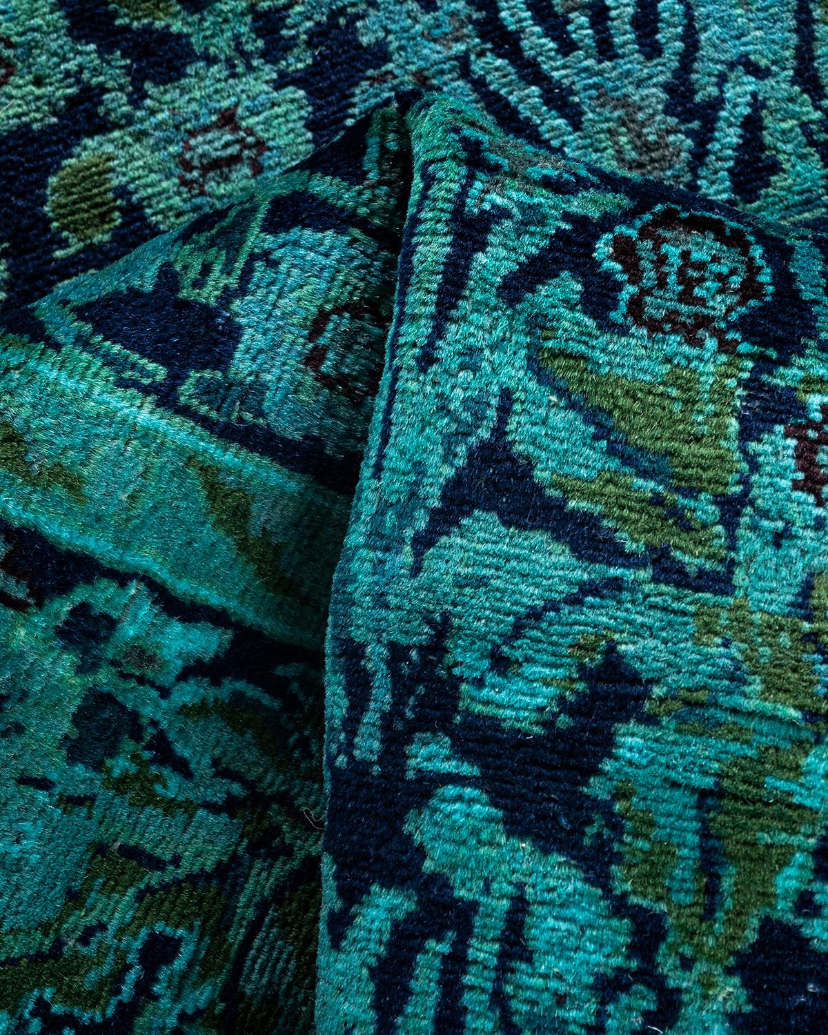 Contemporary Fine Vibrance Hand Knotted Wool Green Läufer im Angebot 1