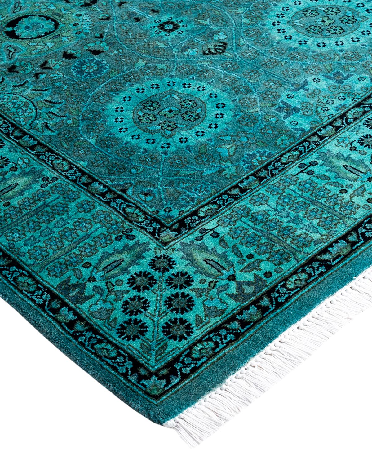 I tappeti Vibrance rappresentano il classico con un tocco di classe: motivi tradizionali sovratinti con colori brillanti. Ogni tappeto annodato a mano viene lavato con una tintura botanica 100% naturale che rivela le sfumature nascoste degli am