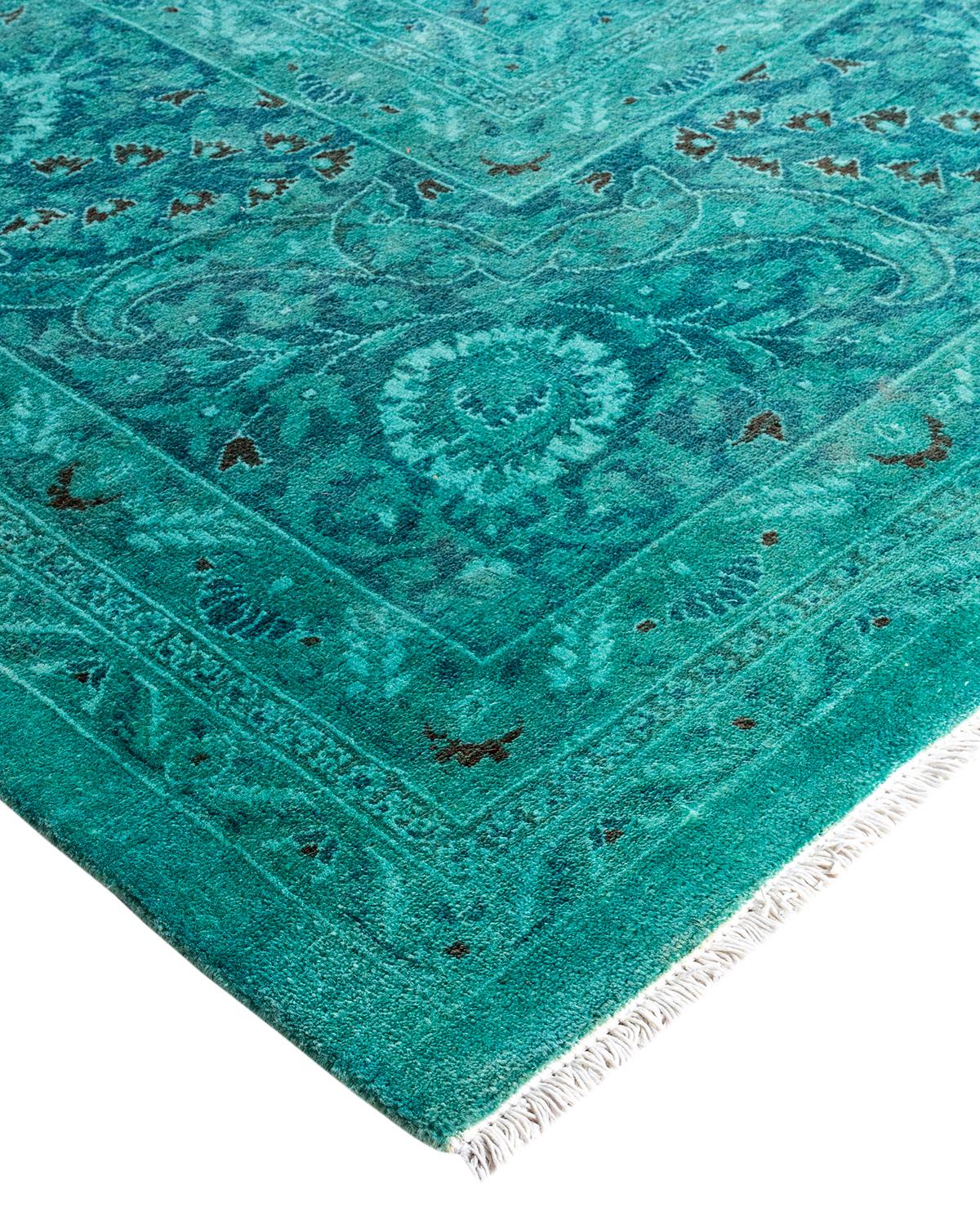 I tappeti Vibrance rappresentano il classico con un tocco di classe: motivi tradizionali sovratinti con colori brillanti. Ogni tappeto annodato a mano viene lavato con una tintura botanica 100% naturale che rivela le sfumature nascoste degli am