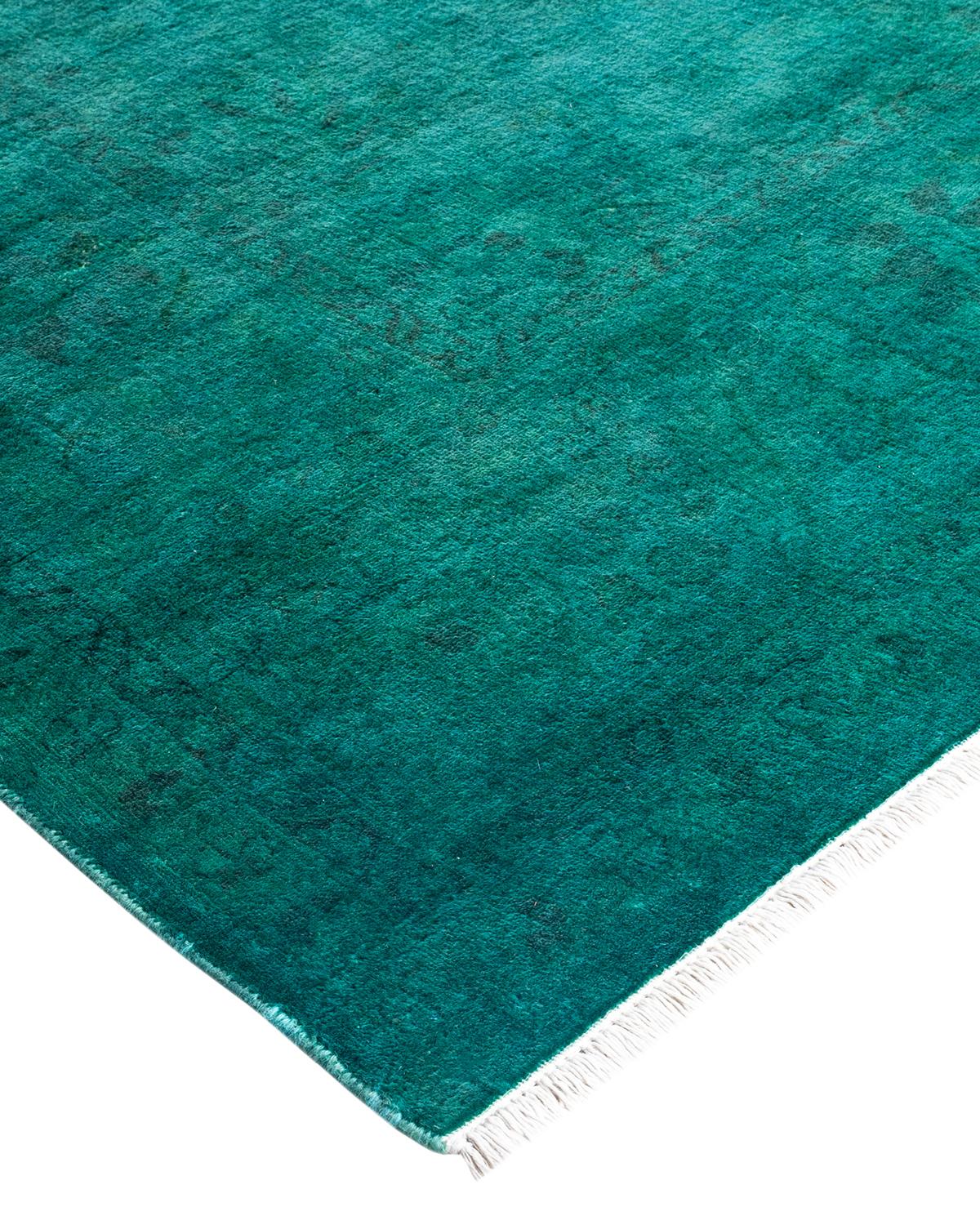 I tappeti Vibrance rappresentano il classico con un tocco di classe: motivi tradizionali sovratinti con colori brillanti. Ogni tappeto annodato a mano viene lavato con una tintura botanica 100% naturale che rivela le sfumature nascoste degli am
