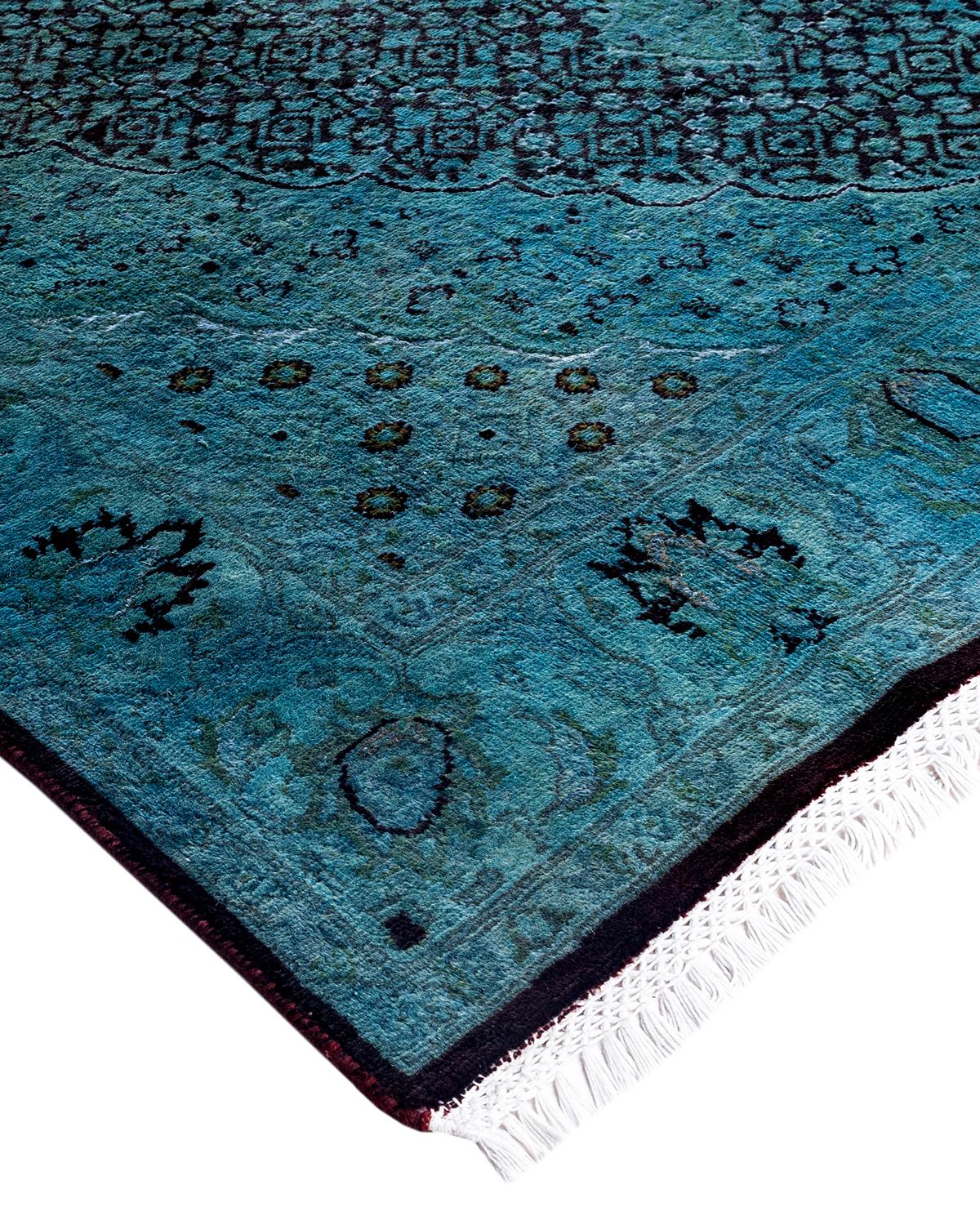 I tappeti Vibrance rappresentano il classico con un tocco di classe: motivi tradizionali sovratinti con colori brillanti. Ogni tappeto annodato a mano viene lavato con una tintura botanica 100% naturale che rivela le sfumature nascoste degli am
