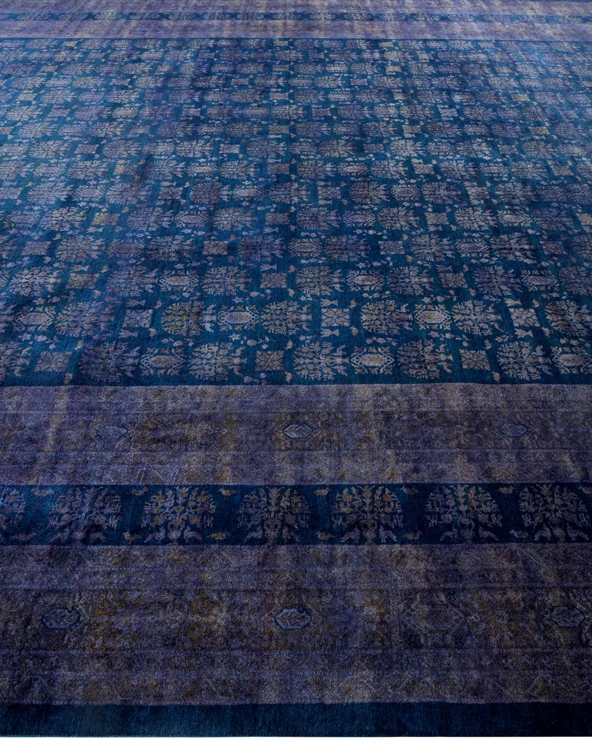 Contemporary Fine Vibrance Hand Knotted Wool Blue Area Rug In New Condition For Sale In Norwalk, CT