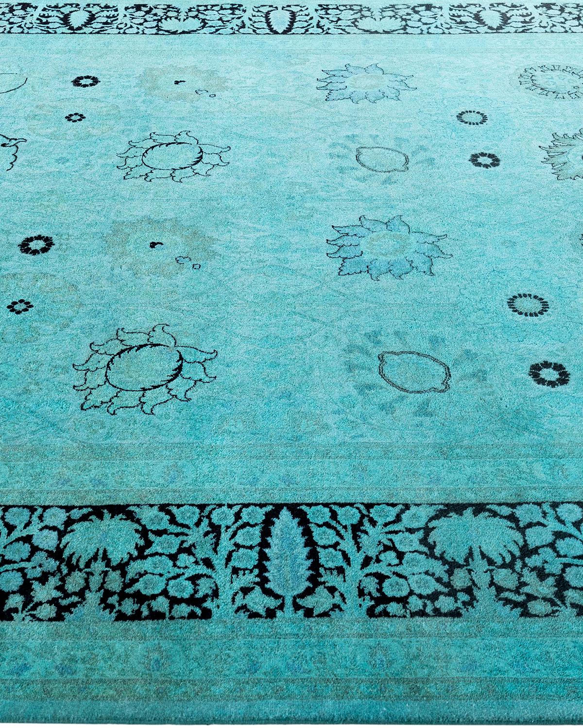 Contemporary Fine Vibrance Hand Knotted Wool Blue Area Rug (Tapis bleu en laine nouée à la main) Neuf - En vente à Norwalk, CT