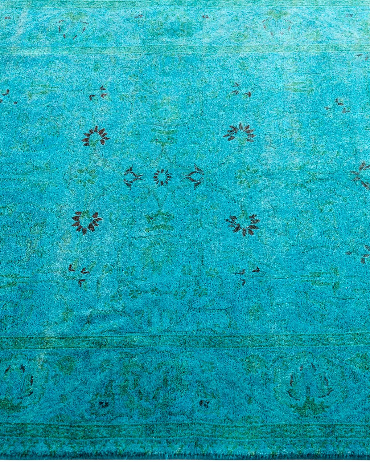 Contemporary Fine Vibrance Hand Knotted Wool Blue Area Rug In New Condition For Sale In Norwalk, CT