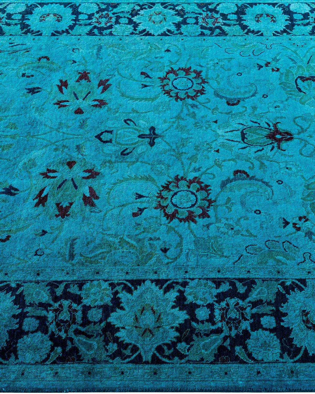 Contemporary Fine Vibrance Hand Knotted Wool Blue Area Rug  In New Condition For Sale In Norwalk, CT