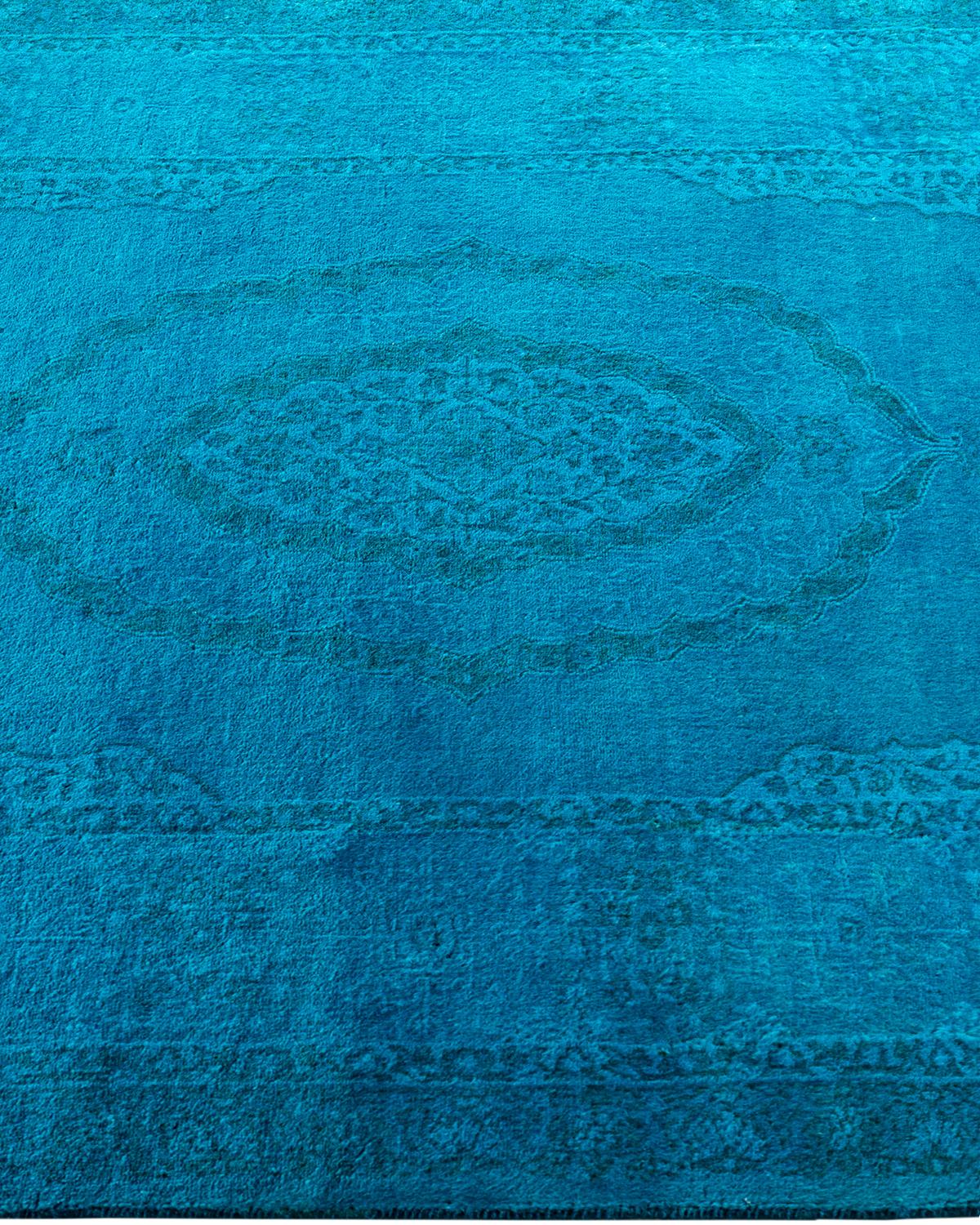 Contemporary Fine Vibrance Hand Knotted Wool Blue Area Rug In New Condition For Sale In Norwalk, CT