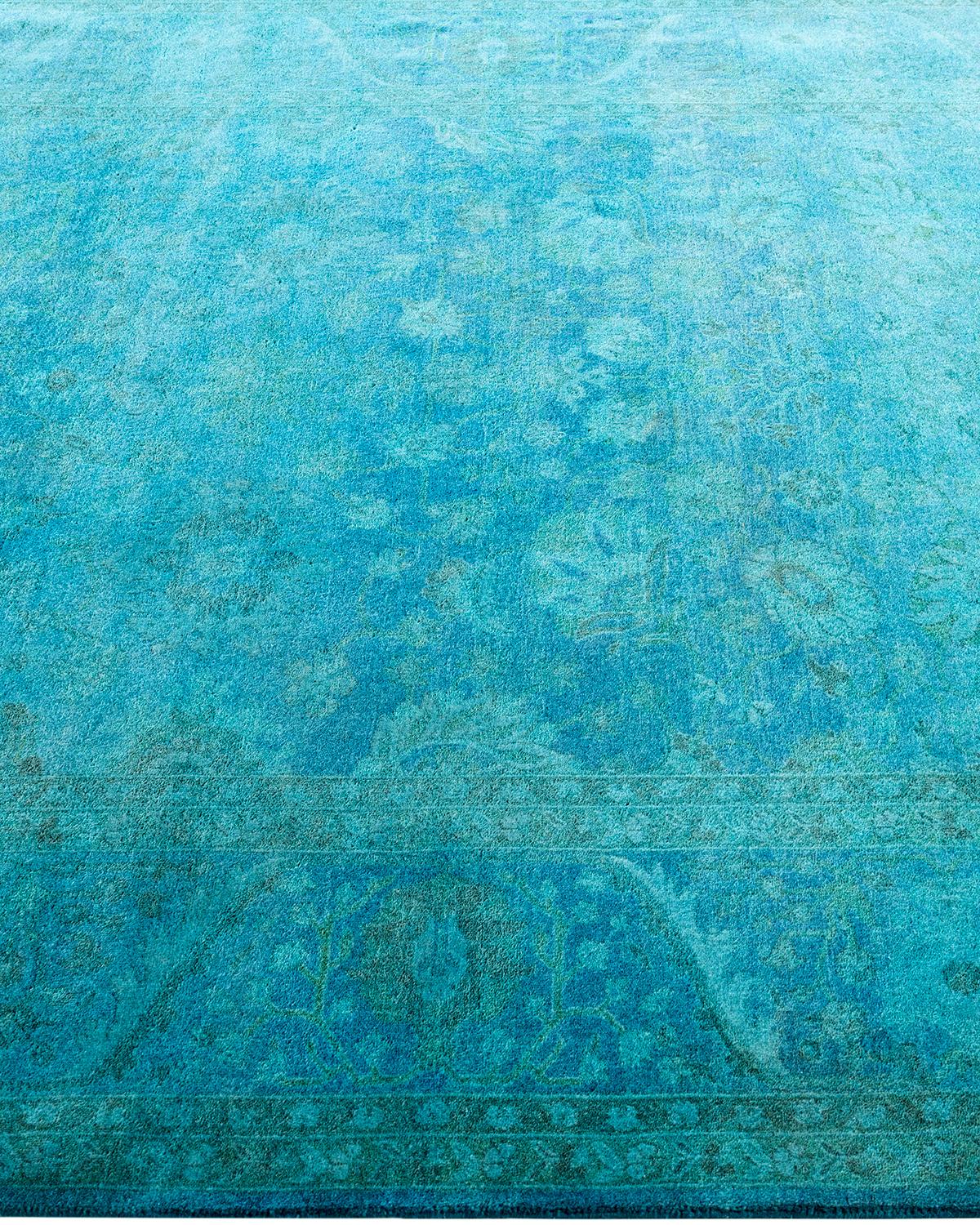 Contemporary Fine Vibrance Hand Knotted Wool Blue Area Rug im Zustand „Neu“ im Angebot in Norwalk, CT
