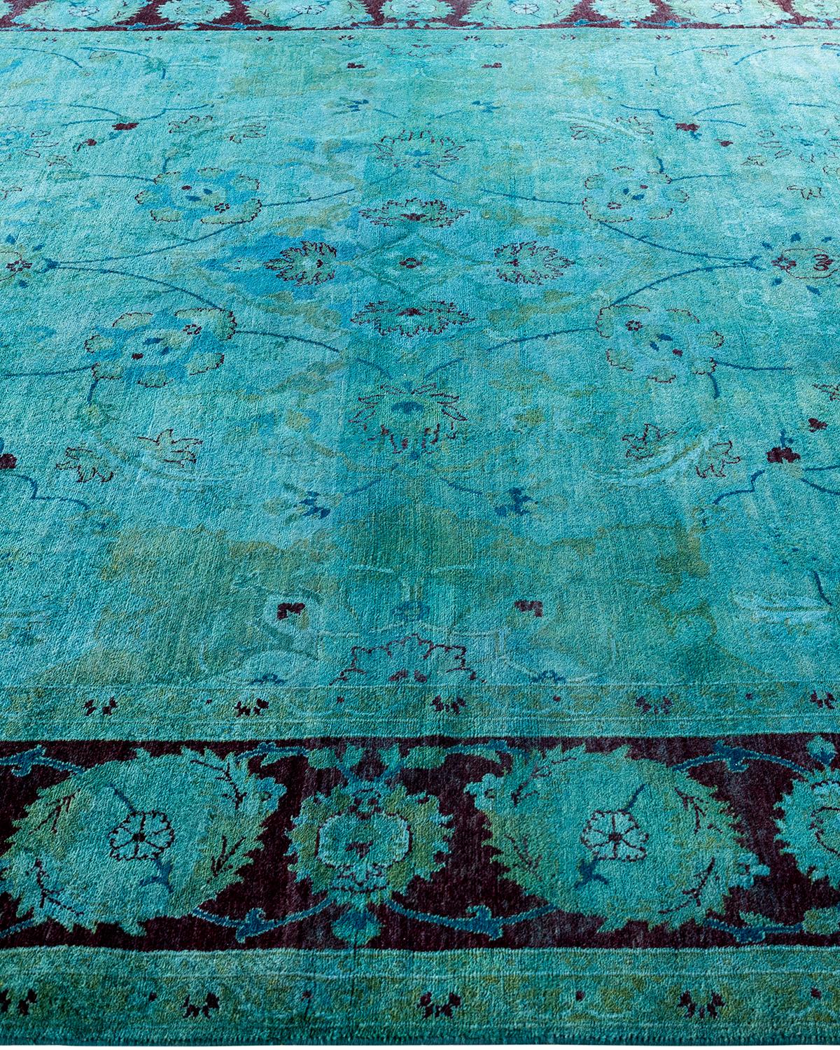 Contemporary Fine Vibrance Hand Knotted Wool Blue Area Rug In New Condition For Sale In Norwalk, CT