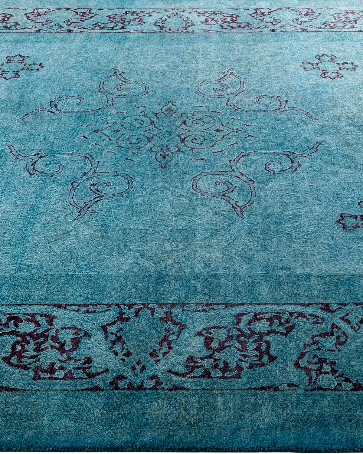 Contemporary Fine Vibrance Hand Knotted Wool Blue Area Rug In New Condition For Sale In Norwalk, CT
