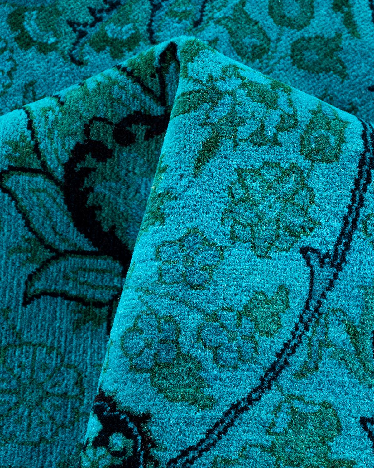 Contemporary Fine Vibrance Hand Knotted Wool Blue Area Rug (Tapis bleu en laine nouée à la main) en vente 1