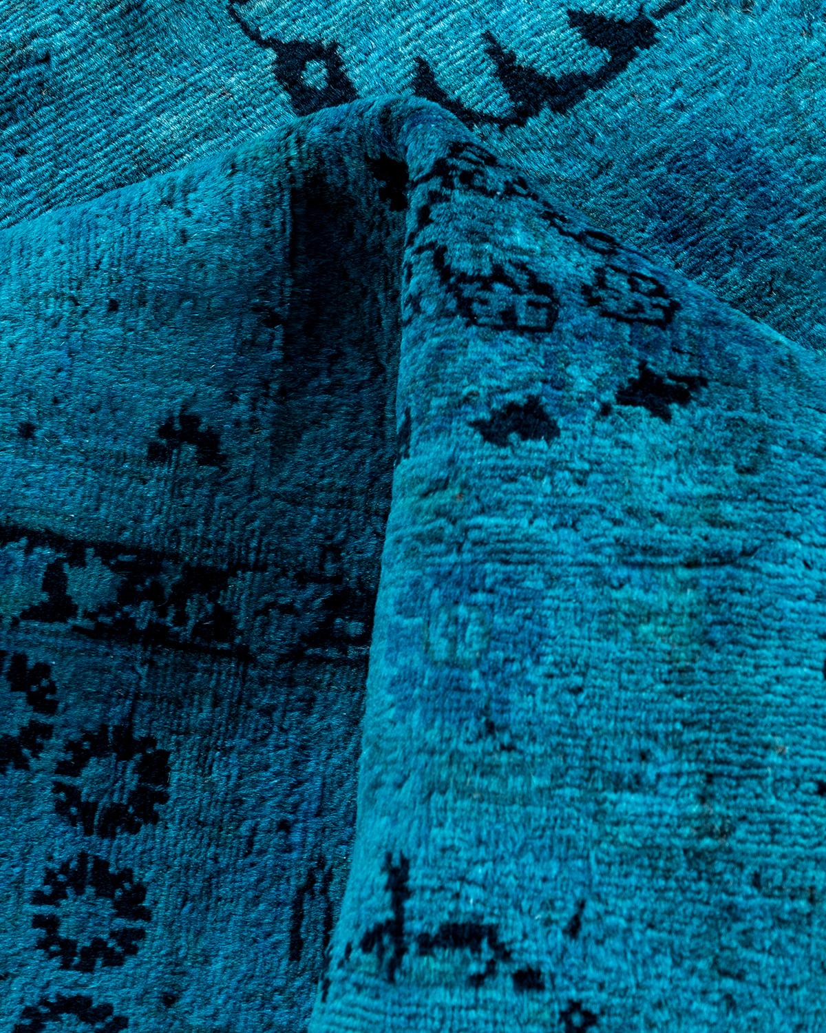 Tappeto contemporaneo Fine Vibrance in lana annodata a mano di colore blu in vendita 1