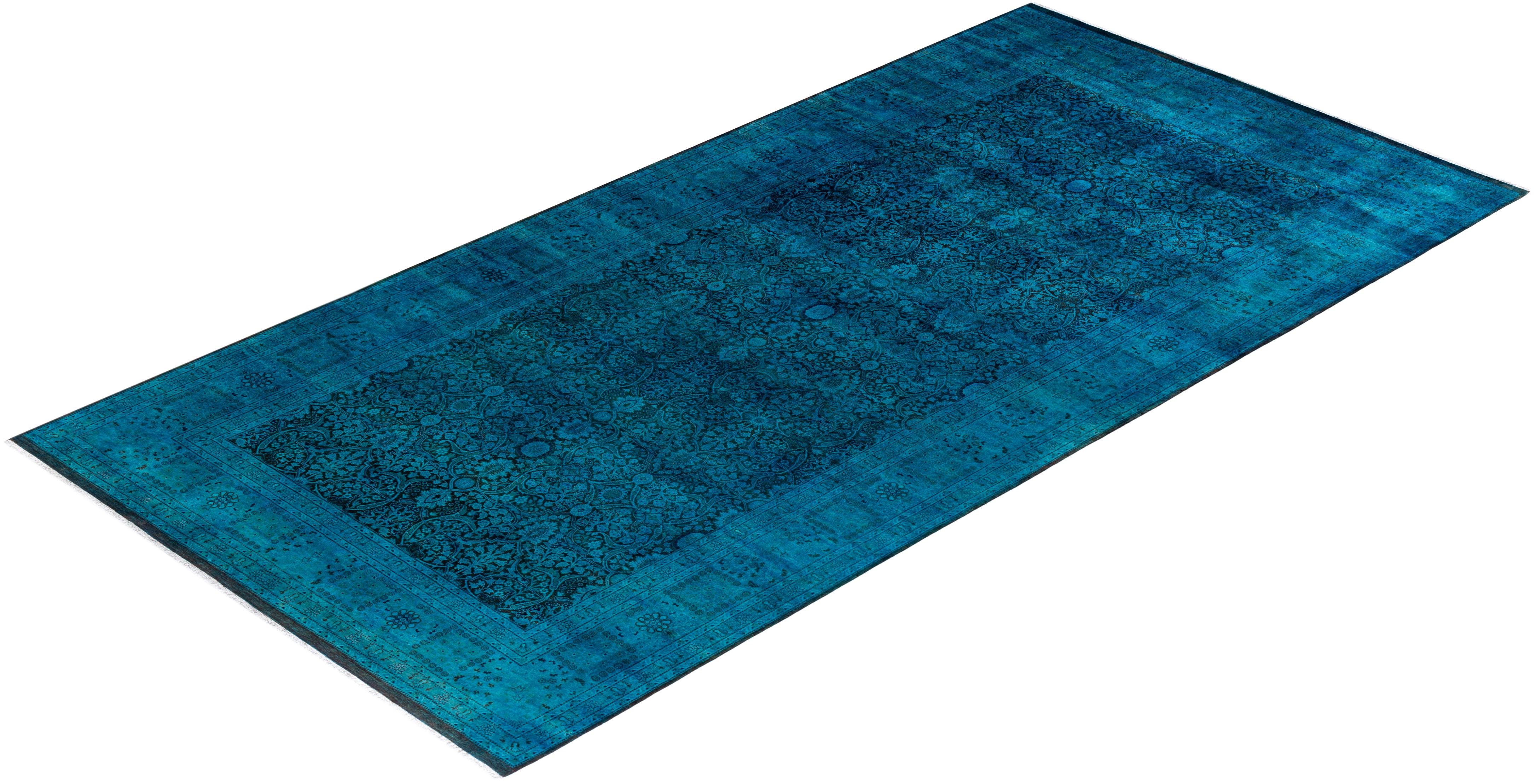 Contemporary Fine Vibrance Hand Knotted Wool Blue Area Rug im Angebot 2