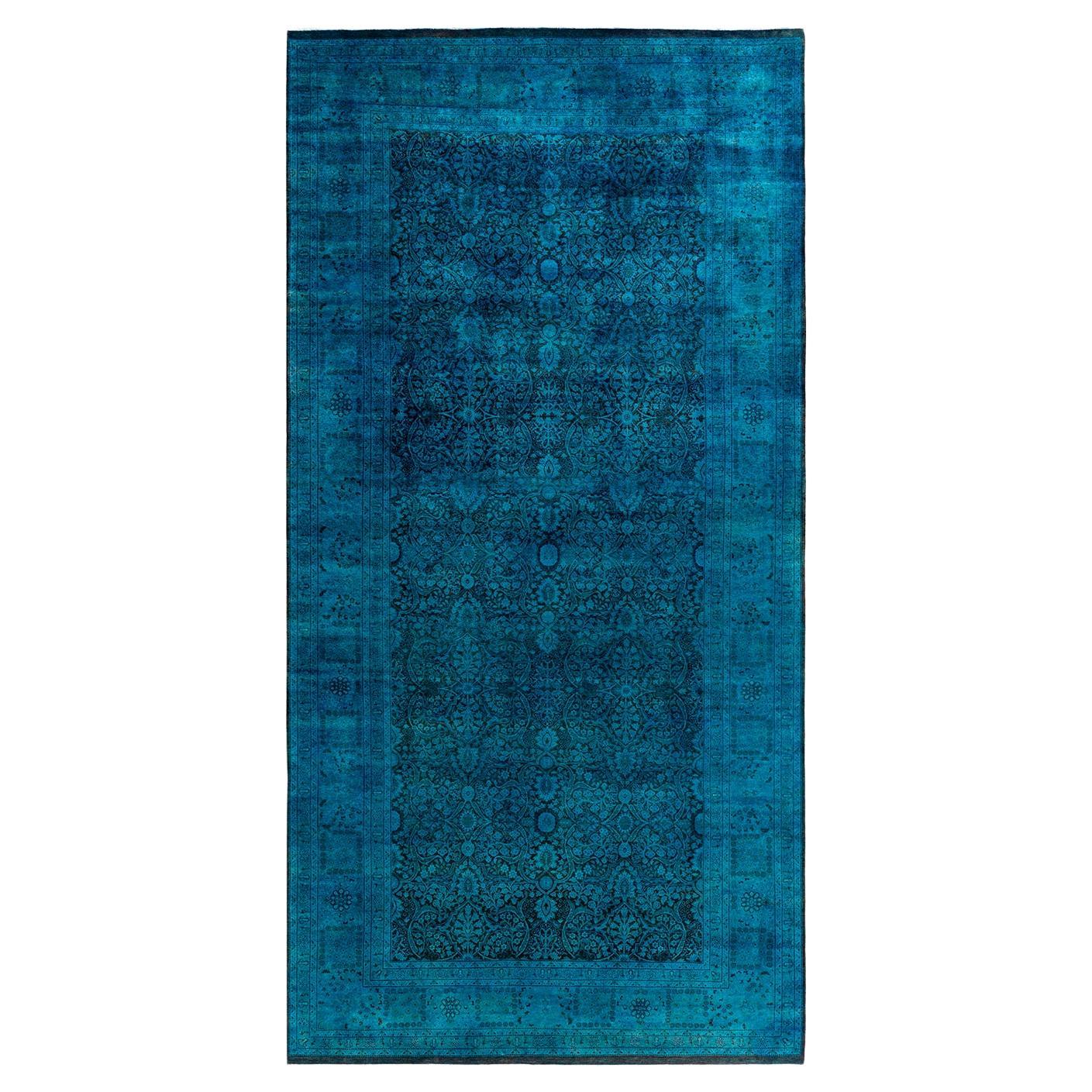 Contemporary Fine Vibrance Hand Knotted Wool Blue Area Rug im Angebot