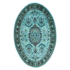 Contemporary Fine Vibrance Hand Knotted Wool Blue Oval Area Rug (tapis ovale en laine nouée à la main) 
