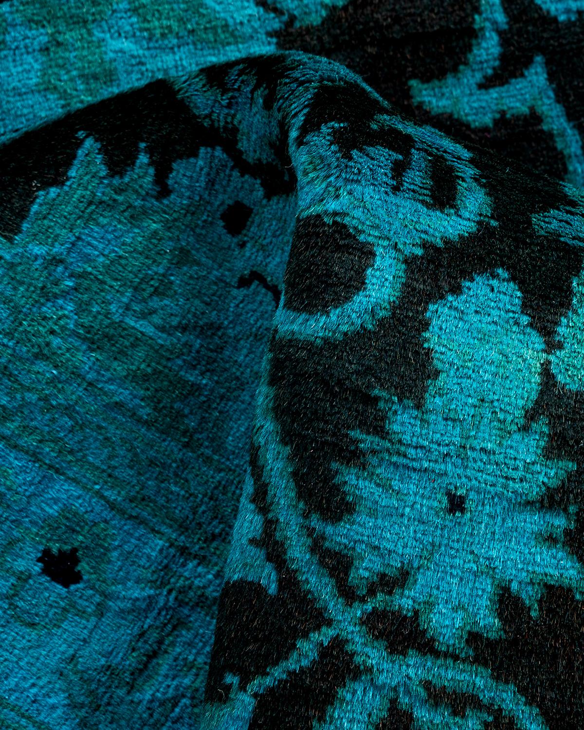Chemin de table contemporain en laine fine nouée à la main bleu en vente 1