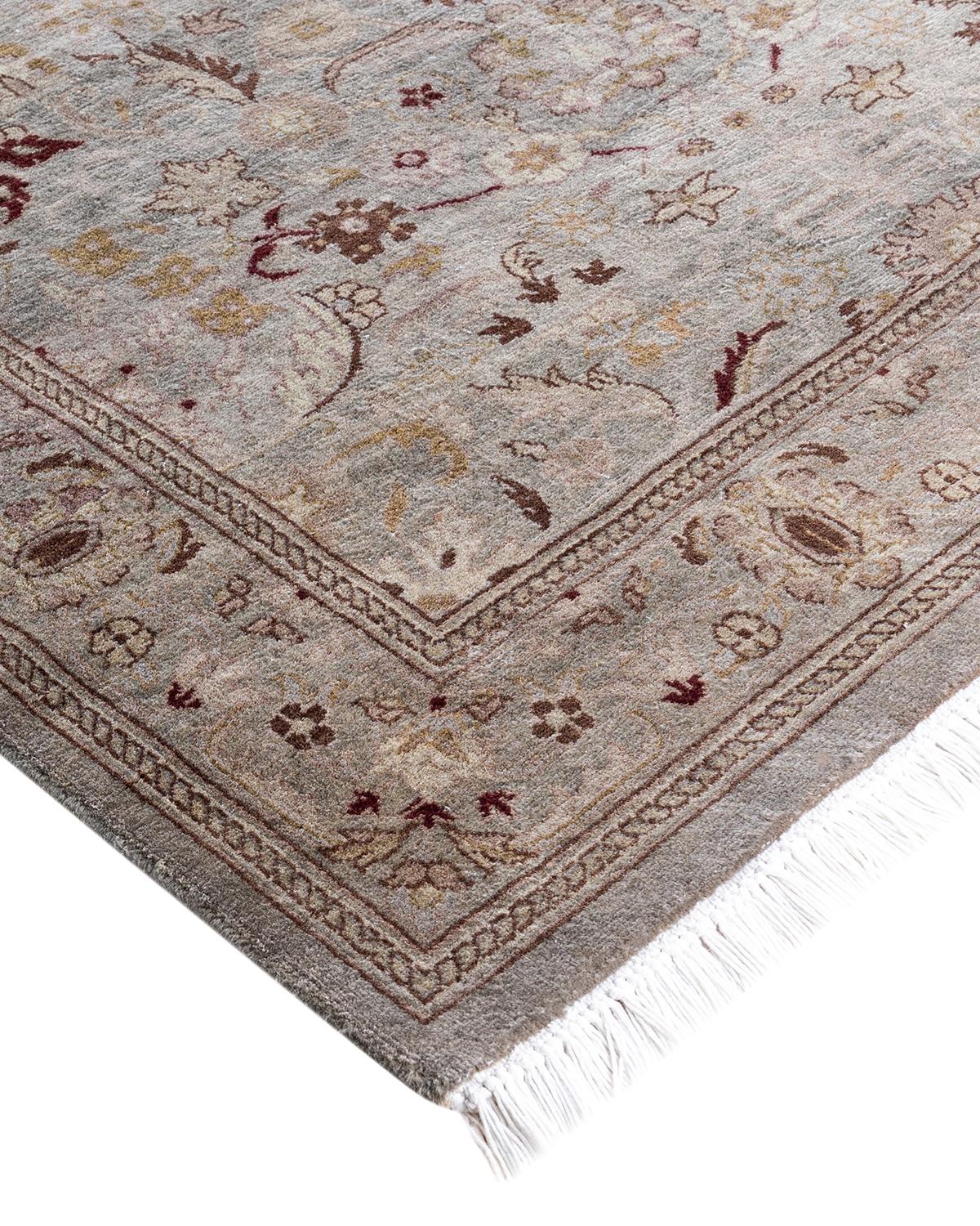 Vibrance-Teppiche sind der Inbegriff von Klassik mit Pfiff: traditionelle Muster in leuchtenden Farben gefärbt. Jeder handgeknüpfte Teppich wird mit einem 100 % natürlichen botanischen Farbstoff gewaschen, der verborgene Nuancen in den Mustern