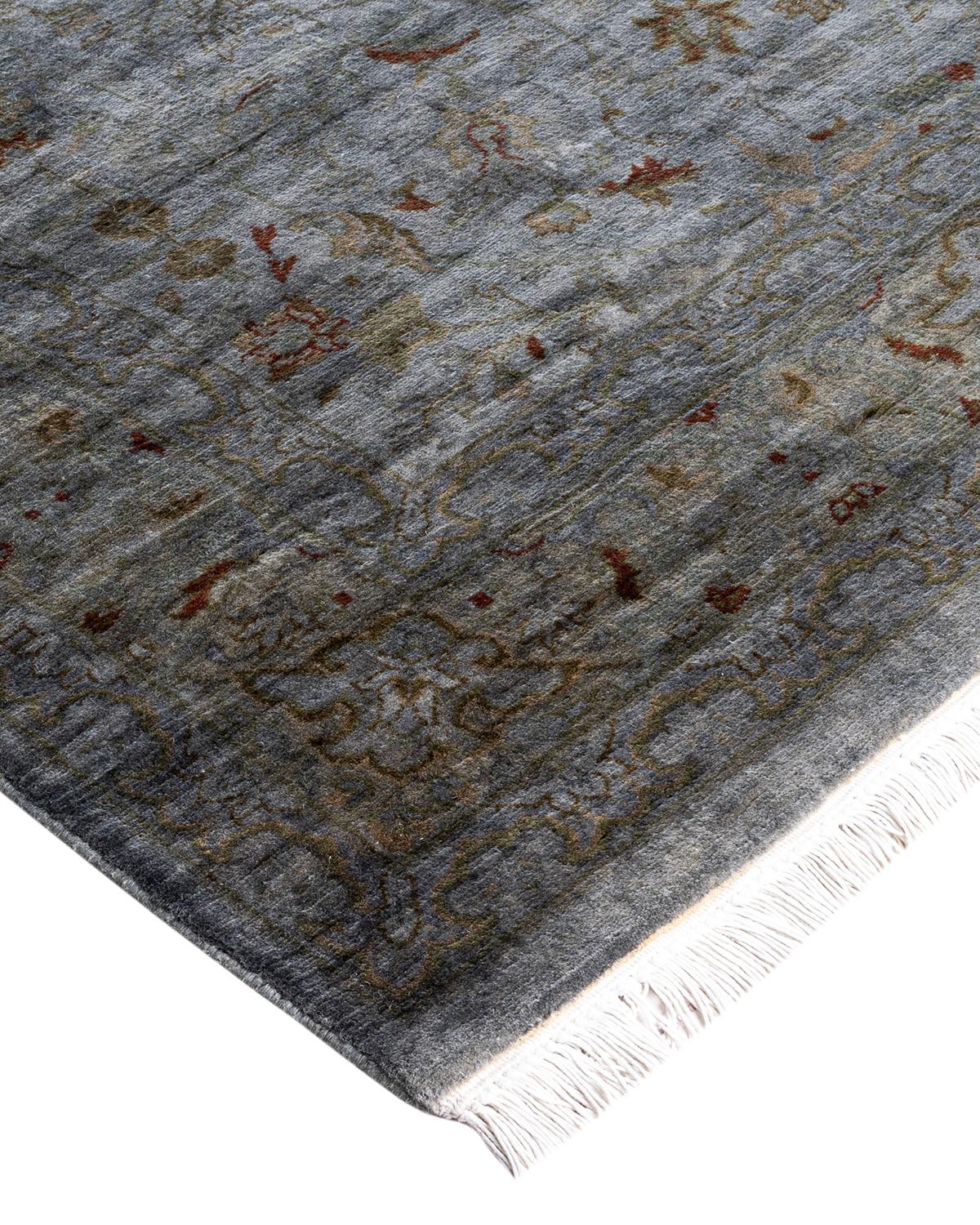 I tappeti Vibrance rappresentano il classico con un tocco di classe: motivi tradizionali sovratinti con colori brillanti. Ogni tappeto annodato a mano viene lavato con una tintura botanica 100% naturale che rivela le sfumature nascoste degli am