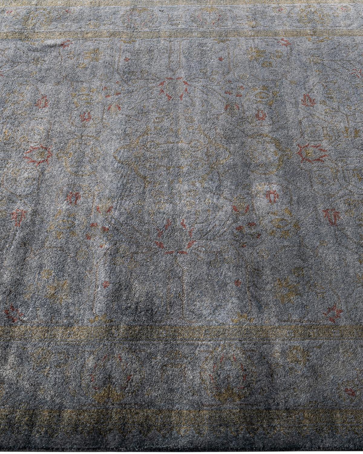 Contemporary Fine Vibrance Hand Knotted Wool Gray Area Rug  In New Condition For Sale In Norwalk, CT