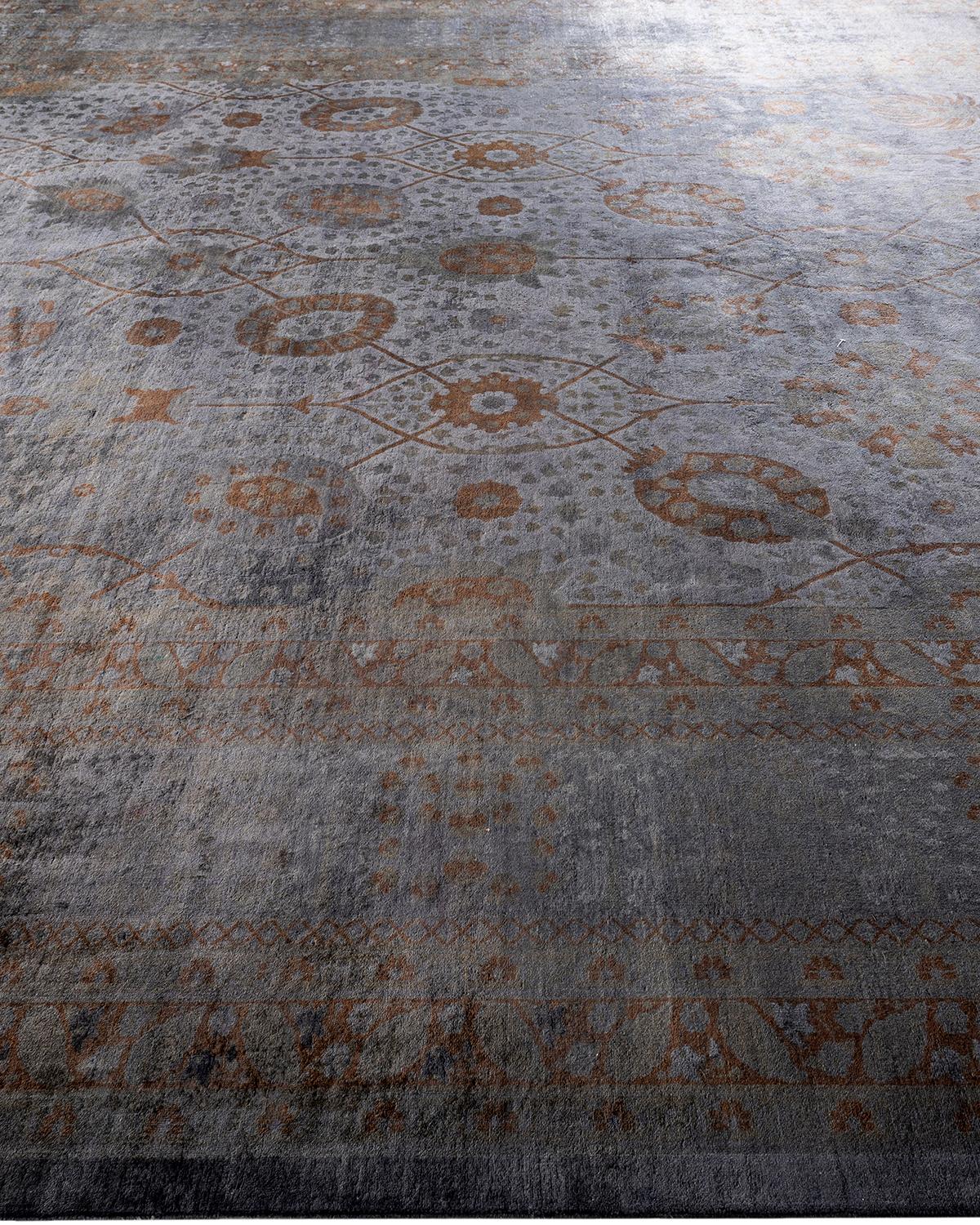 Contemporary Fine Vibrance Hand Knotted Wool Gray Area Rug In New Condition For Sale In Norwalk, CT