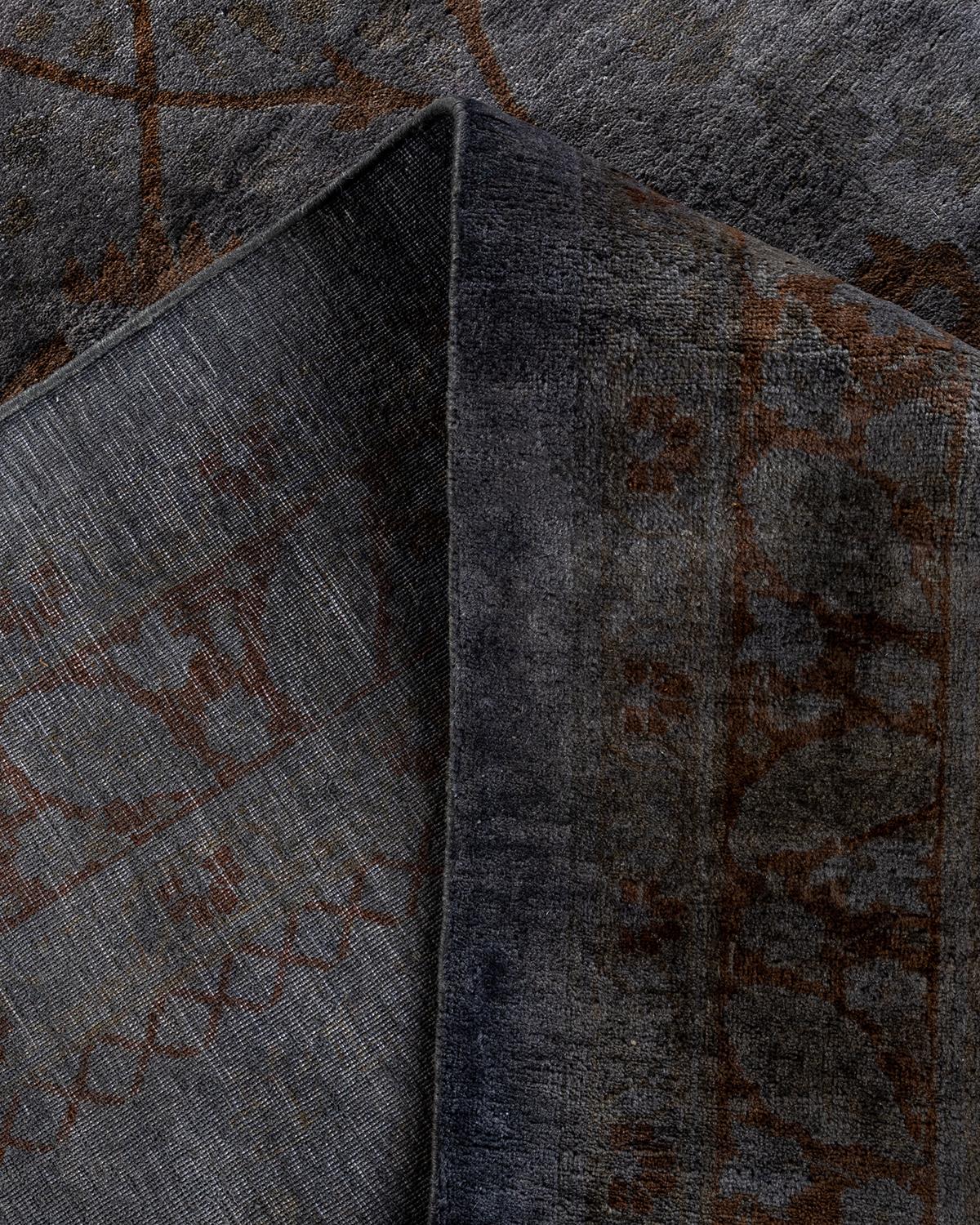 Contemporary Fine Vibrance Hand Knotted Wool Gray Area Rug For Sale 2