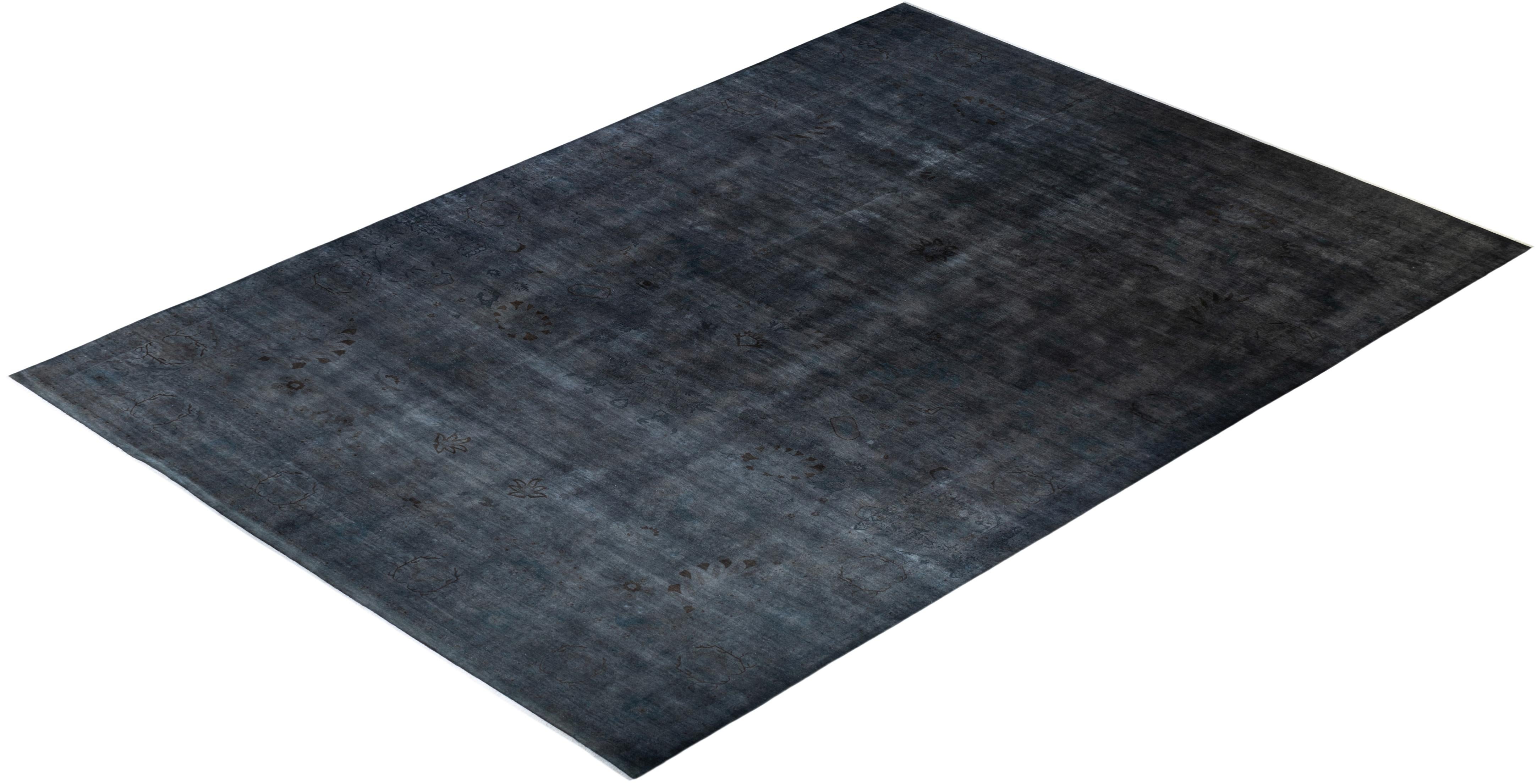 Contemporary Fine Vibrance Hand Knotted Wool Gray Area Rug  For Sale 4