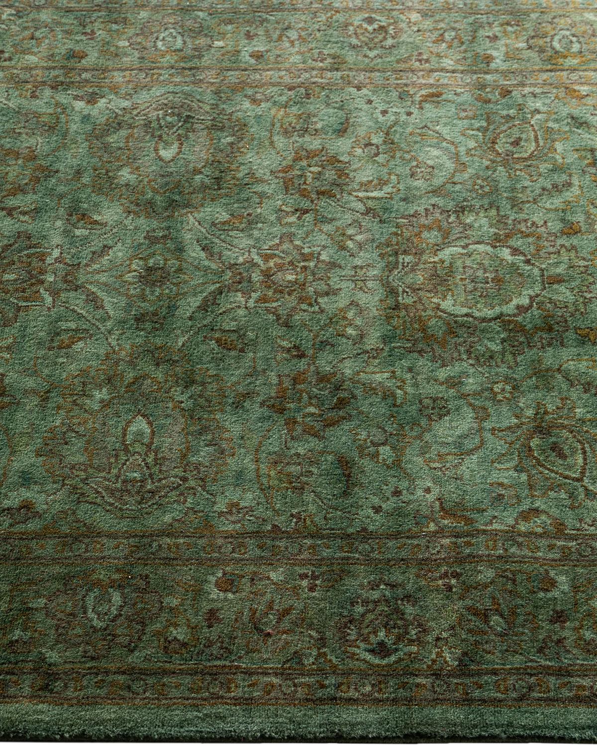 Contemporary Fine Vibrance Hand Knotted Wool Gray Runner  In New Condition For Sale In Norwalk, CT