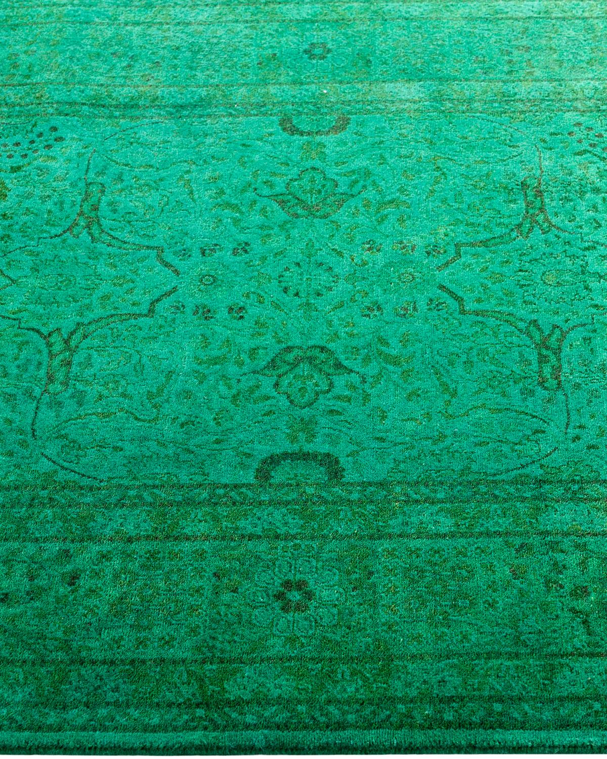 Contemporary Fine Vibrance Hand Knotted Wool Green Area Rug  In New Condition For Sale In Norwalk, CT